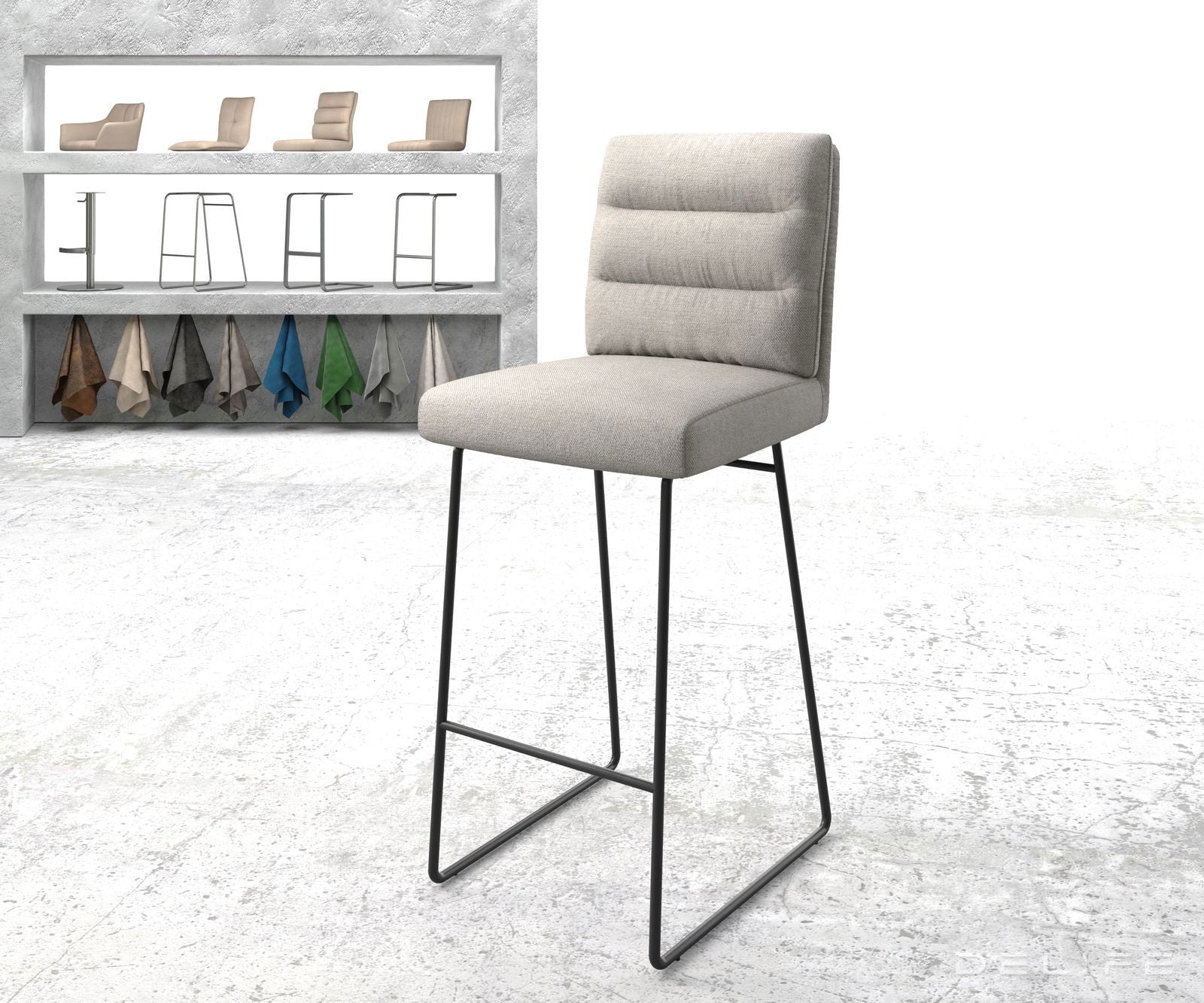 Barska stolica Pela, Materijal: Ravno tkanje