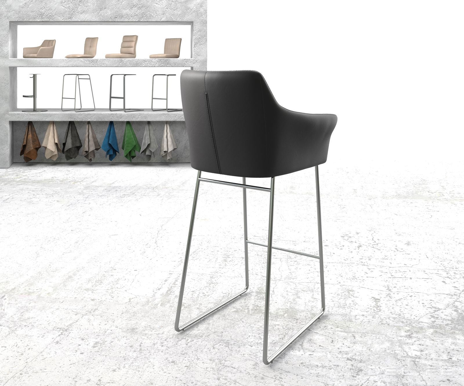 Barska stolica Yulo, Materijal: Koža