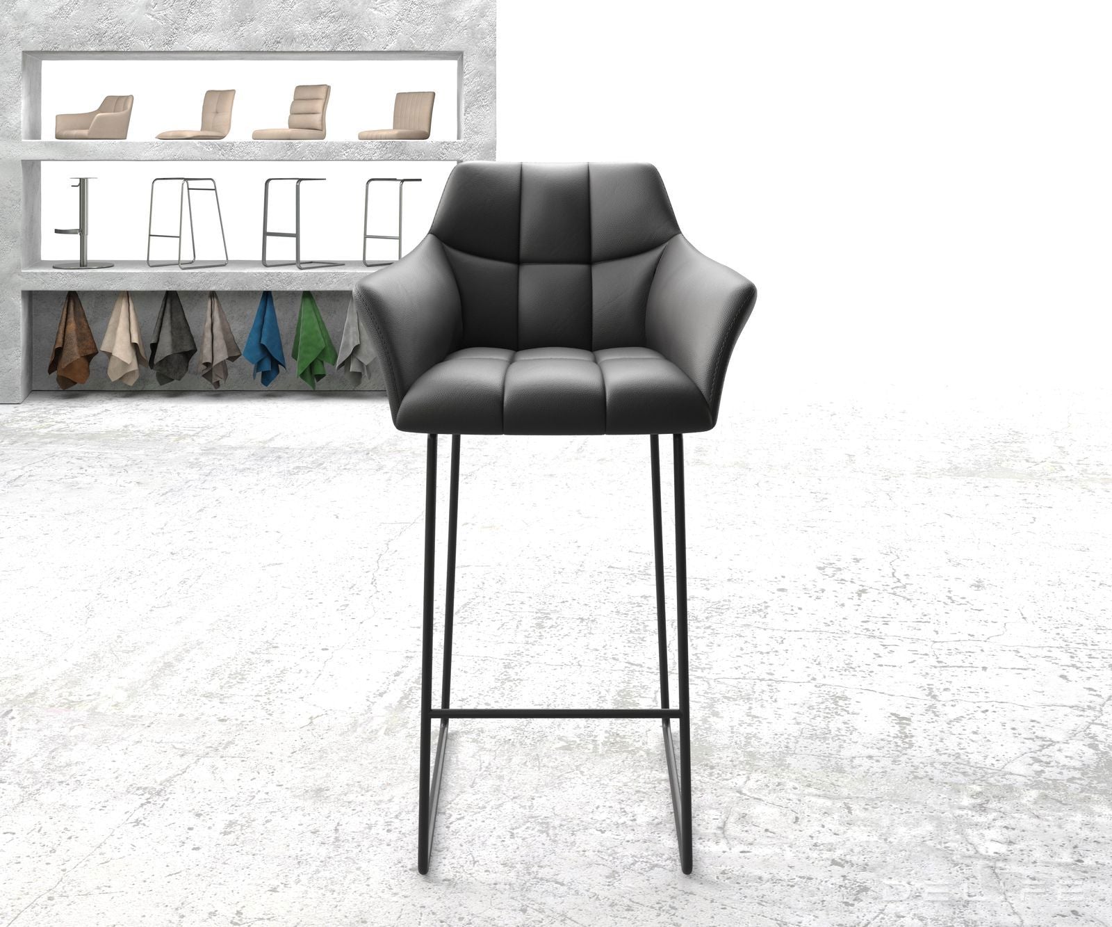 Barska stolica Yulo, Materijal: Koža