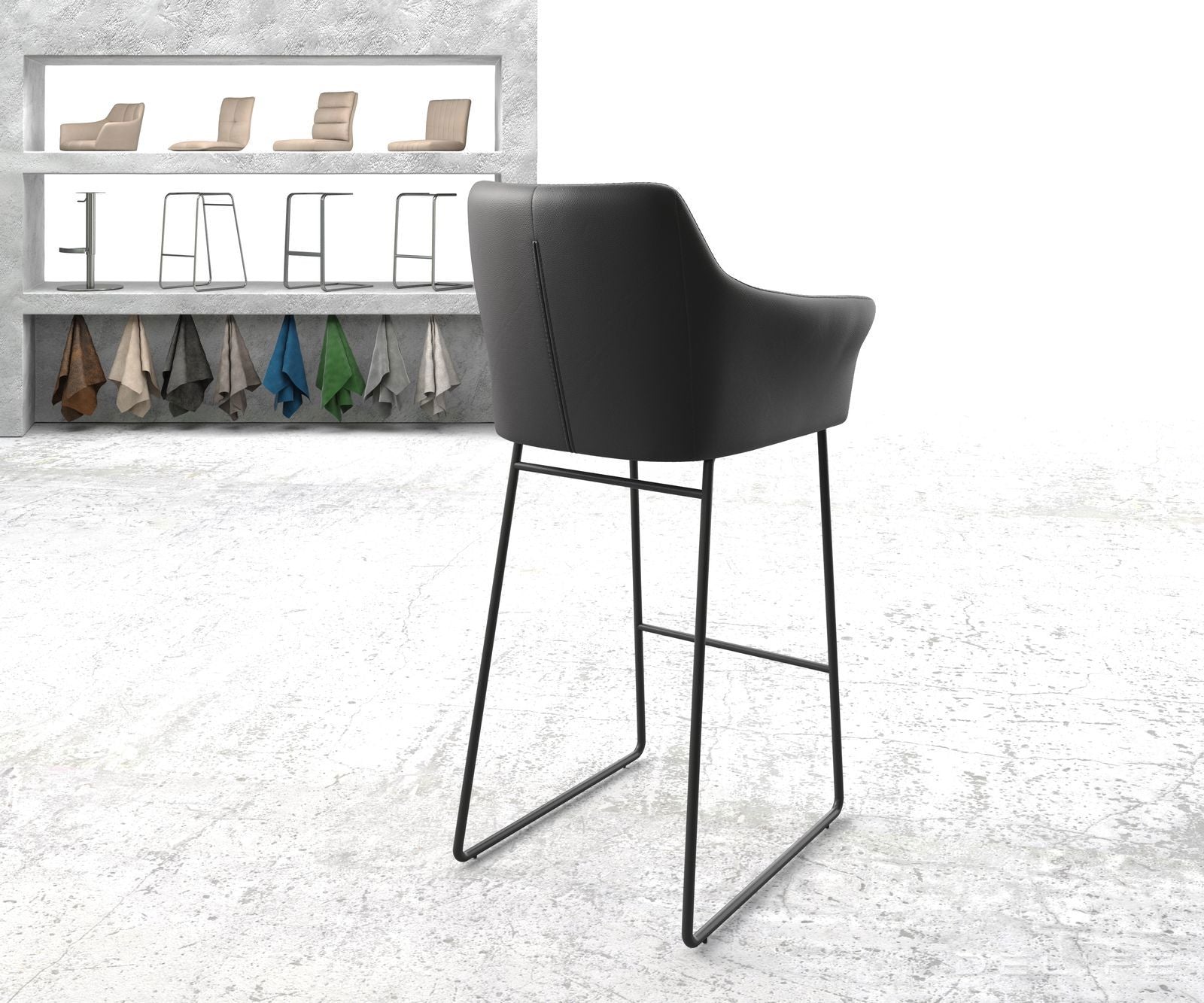 Barska stolica Yulo, Materijal: Koža