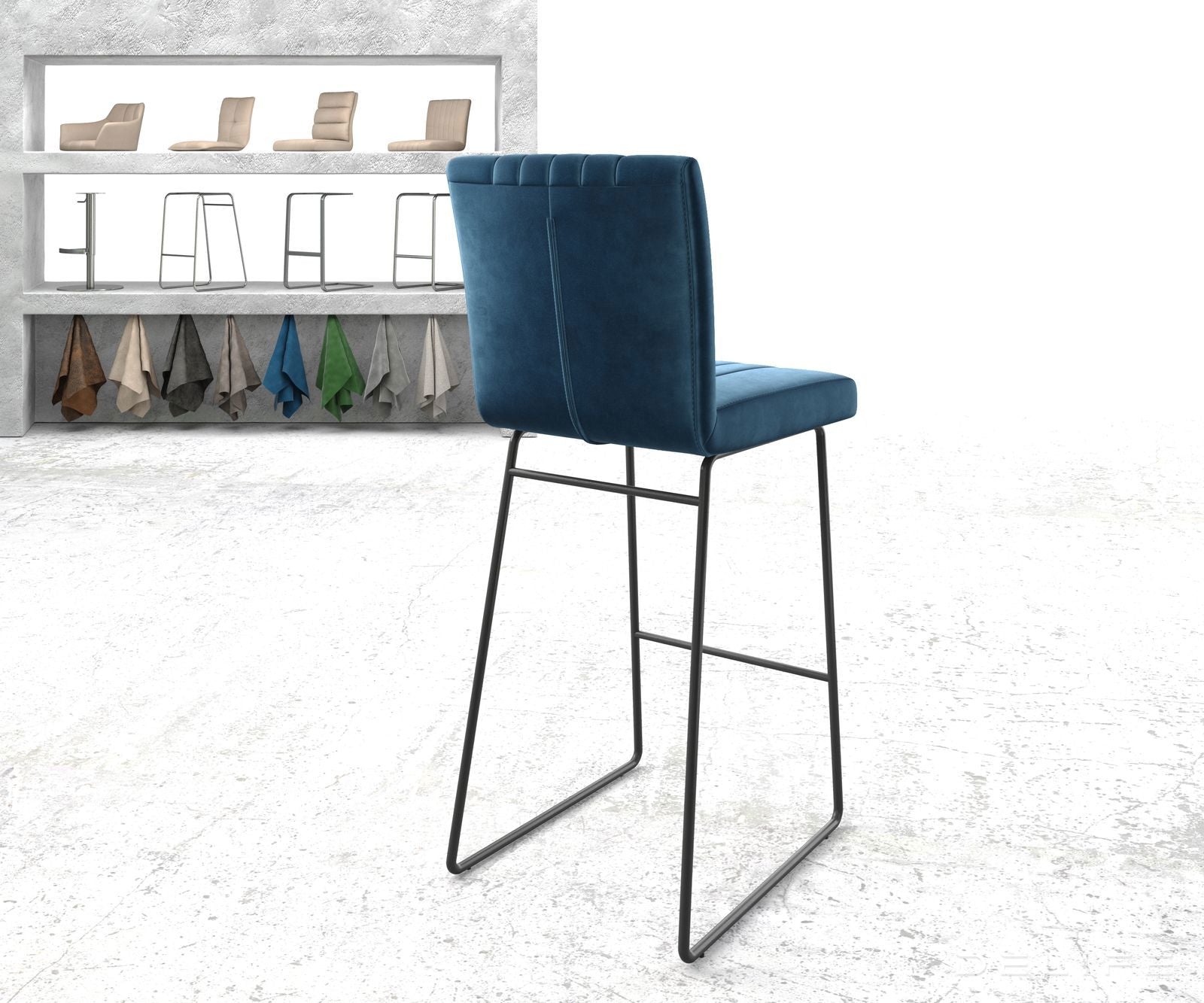 Barska stolica Luiga, Materijal: Baršun