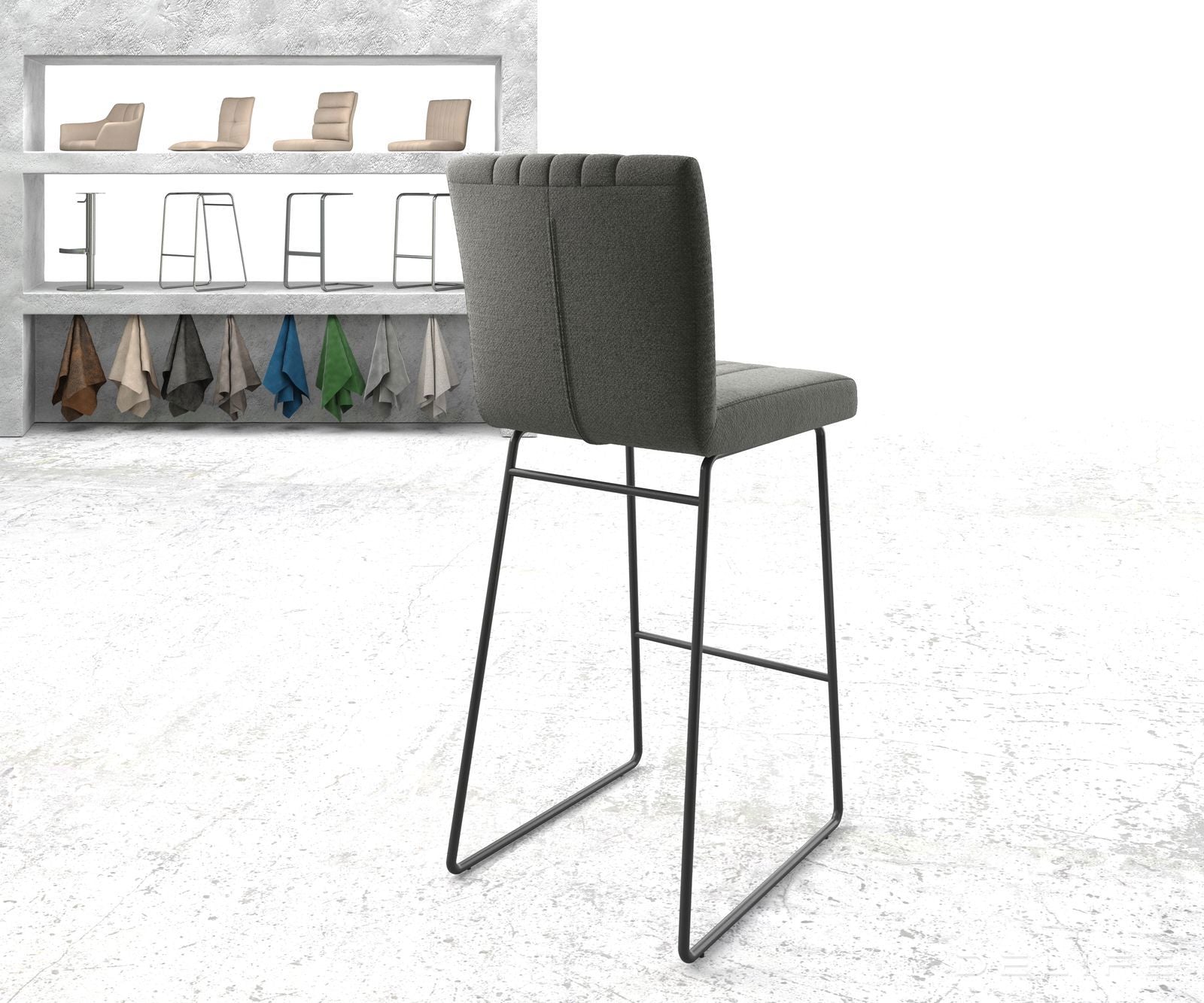 Barska stolica Luiga, Materijal: Strukturirana tkanina