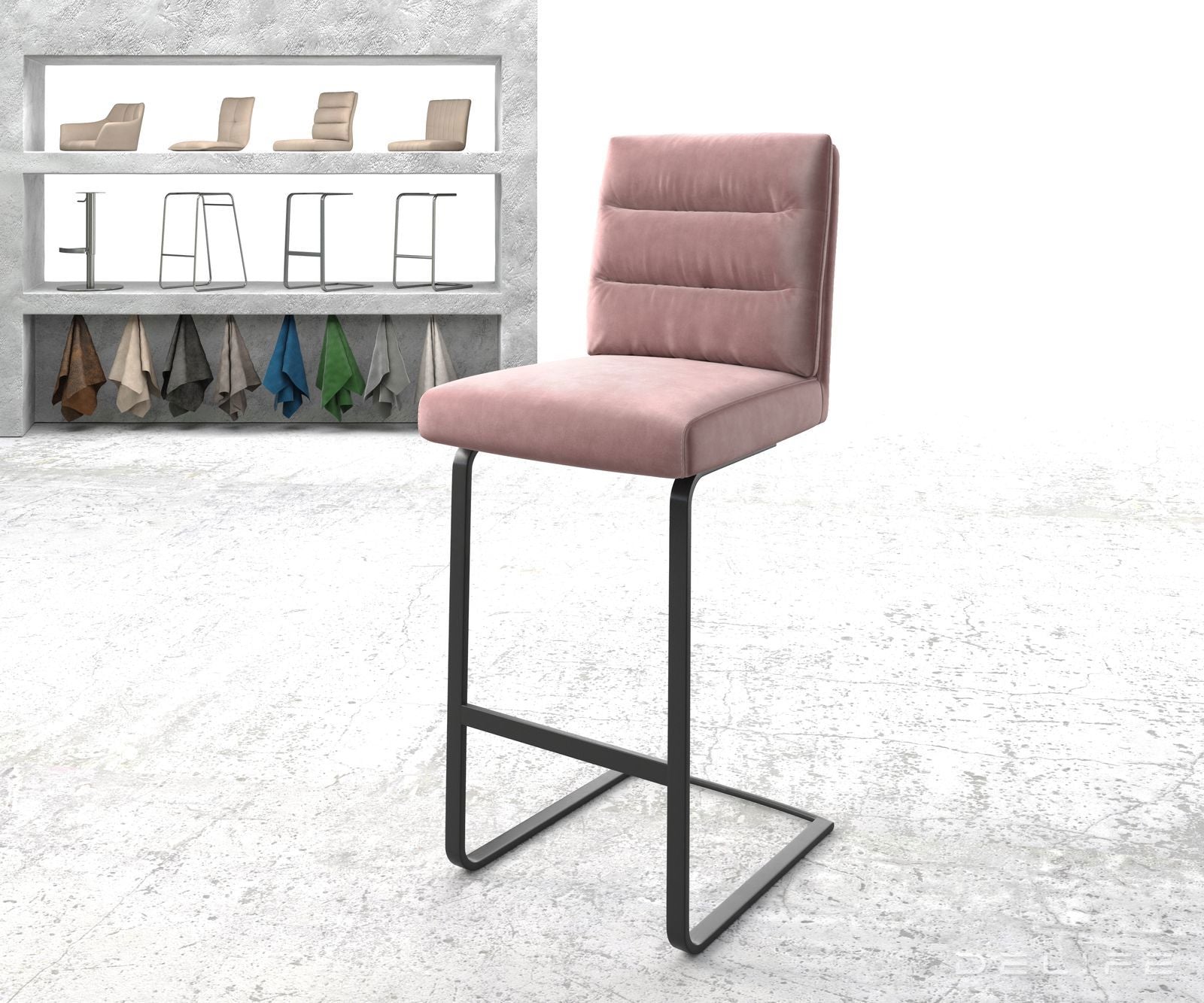 Barska stolica Pela, Materijal: Baršun