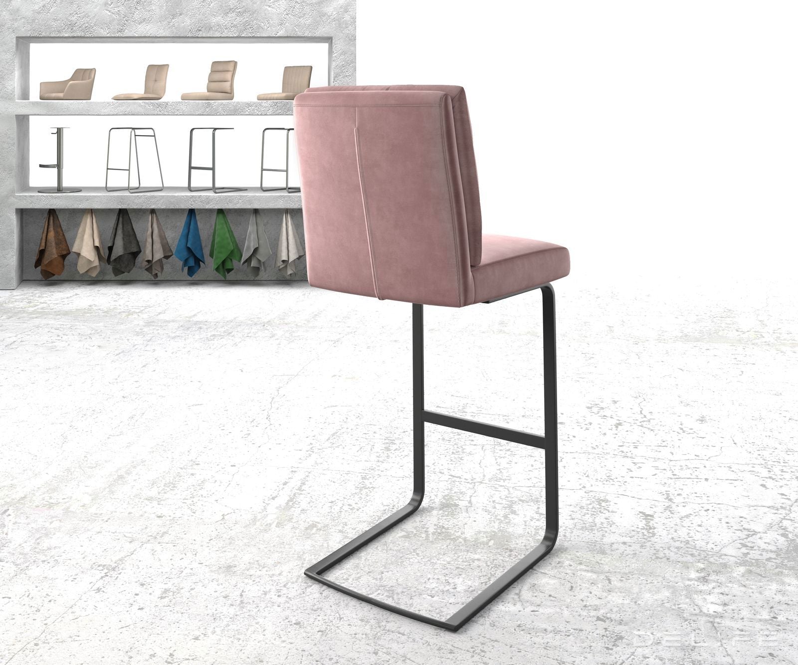 Barska stolica Pela, Materijal: Baršun