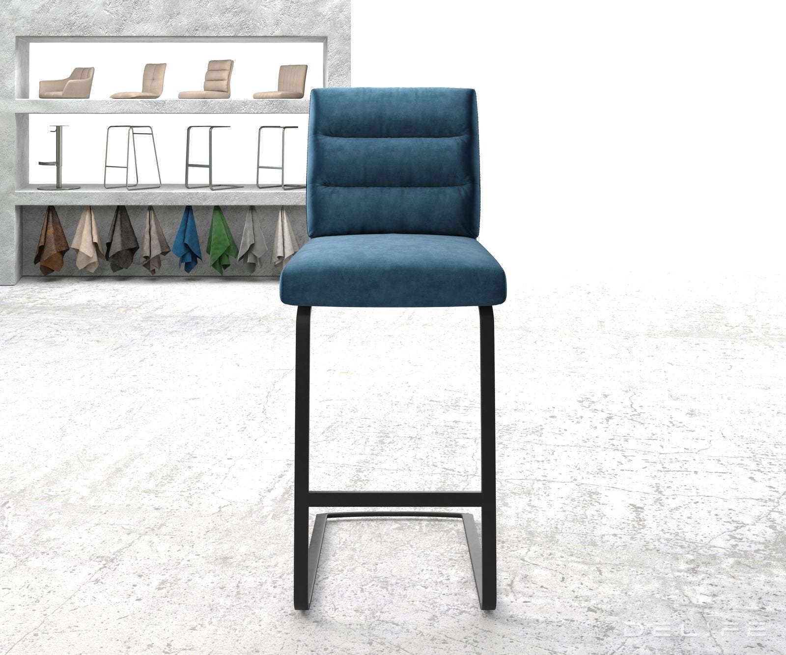 Barska stolica Pela, Materijal: Baršun