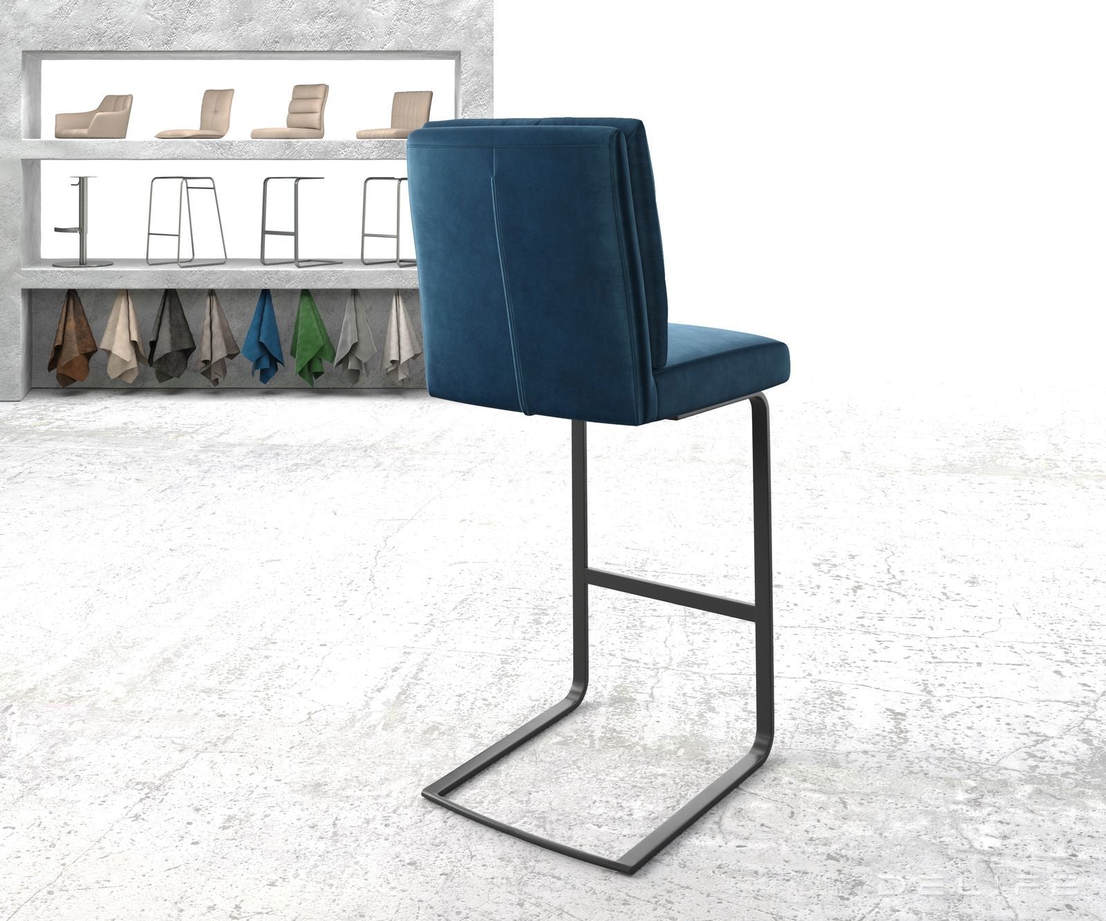 Barska stolica Pela, Materijal: Baršun