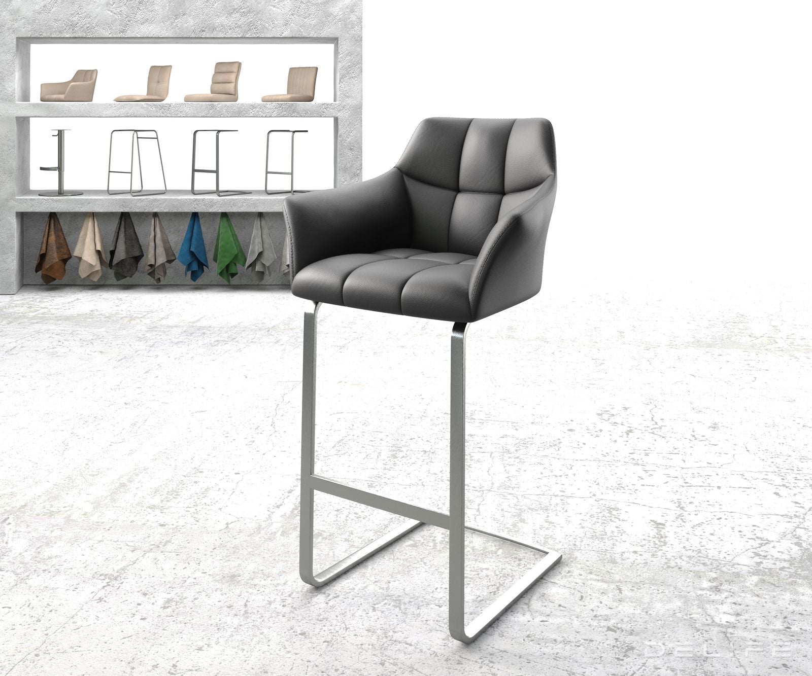 Barska stolica Yulo, Materijal: Koža