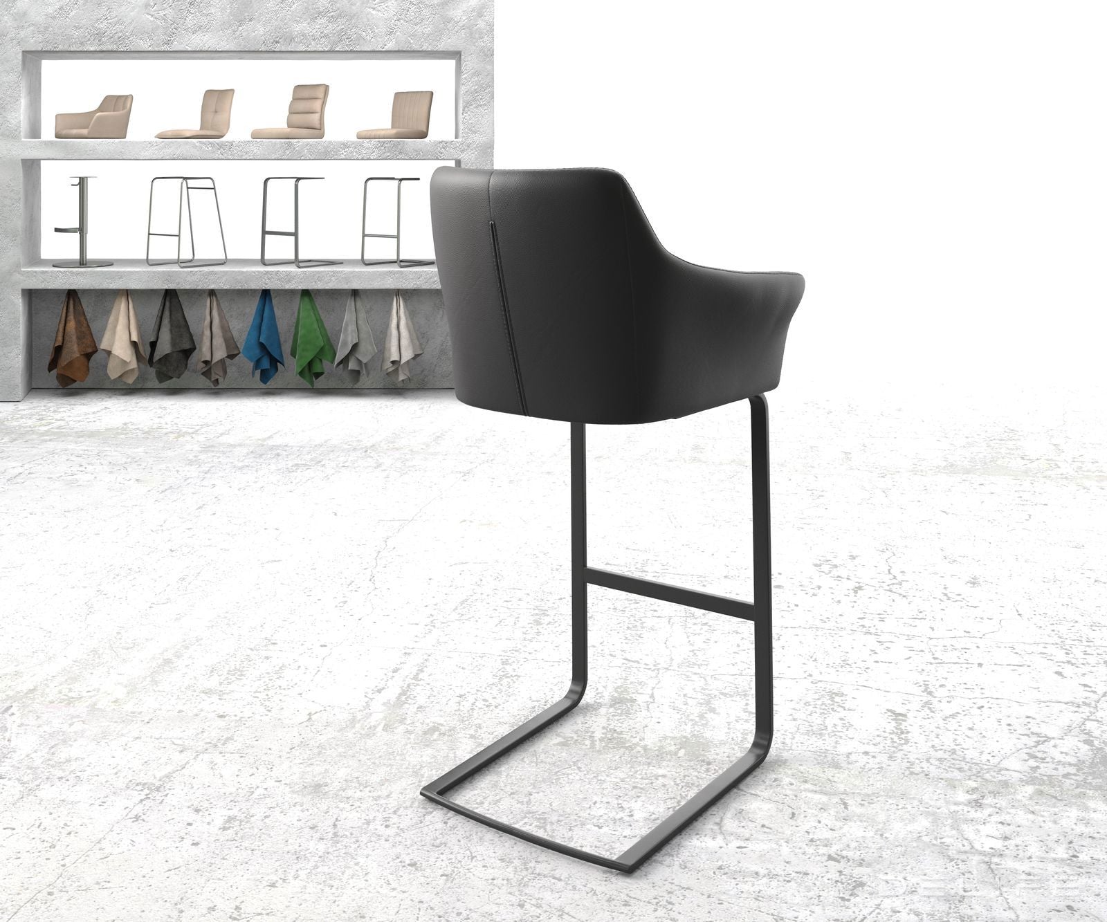 Barska stolica Yulo, Materijal: Koža