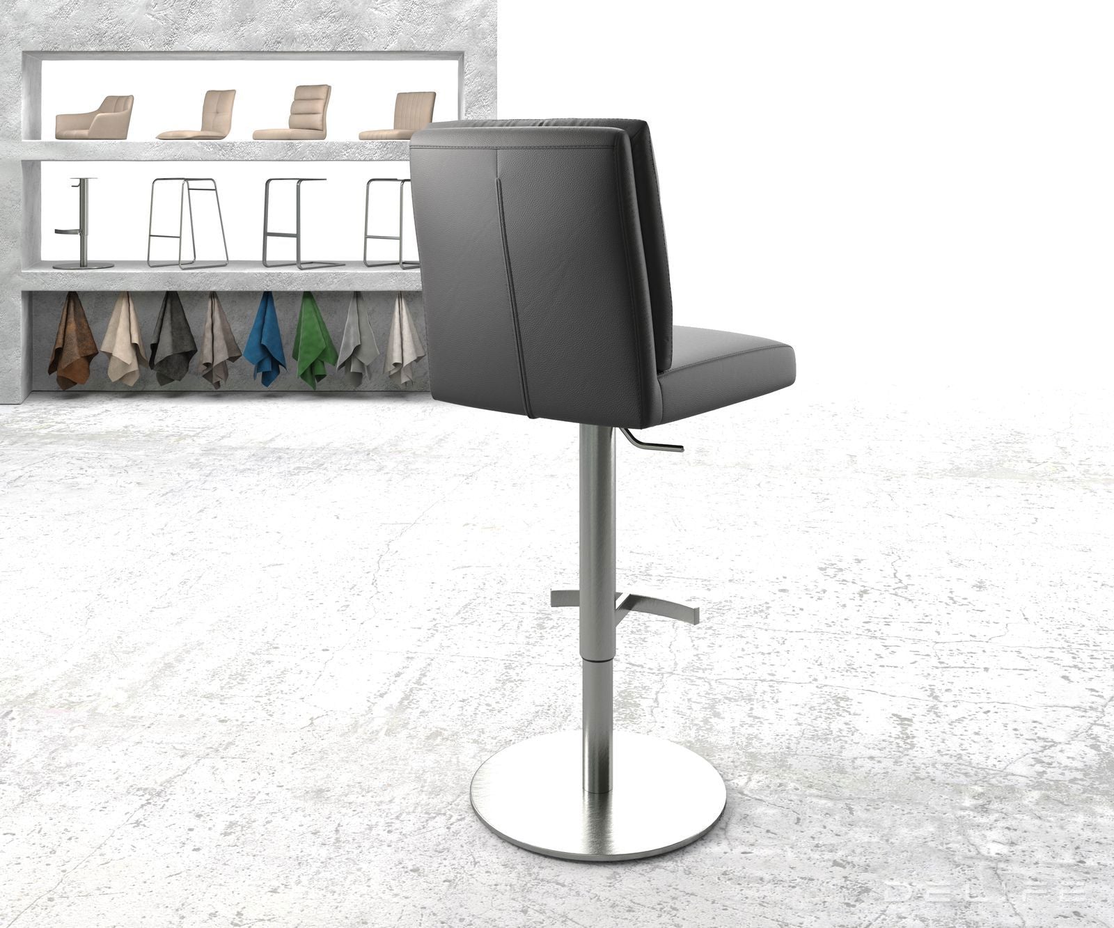 Barska stolica Pela, Materijal: Koža