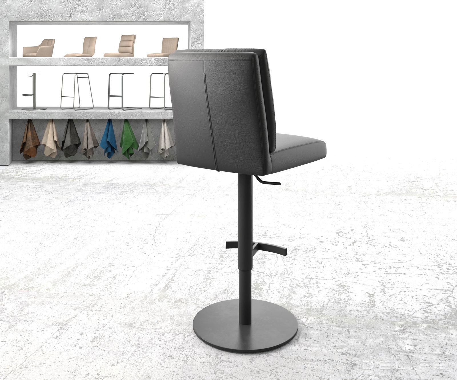 Barska stolica Pela, Materijal: Koža