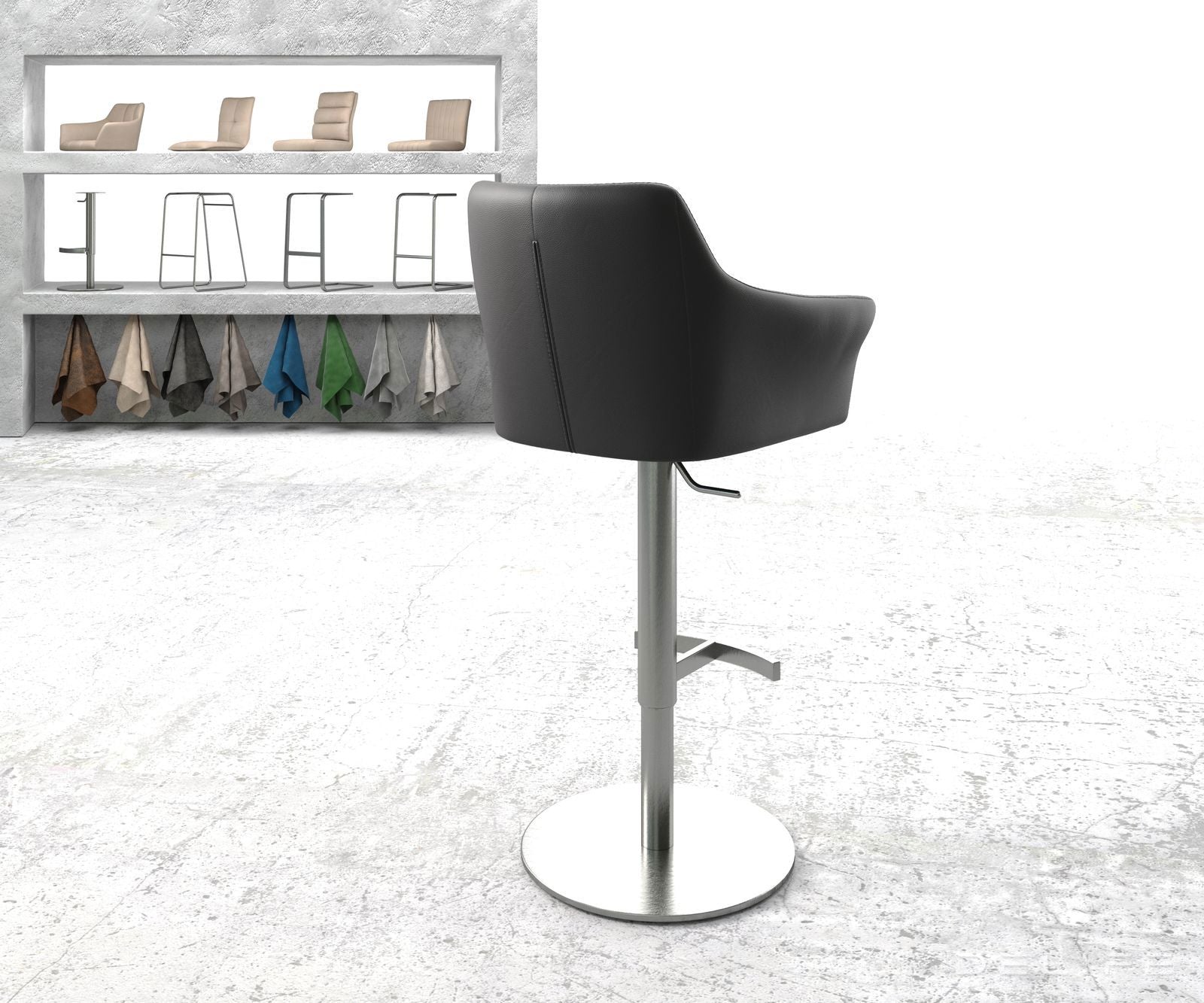 Barska stolica Yulo, Materijal: Koža