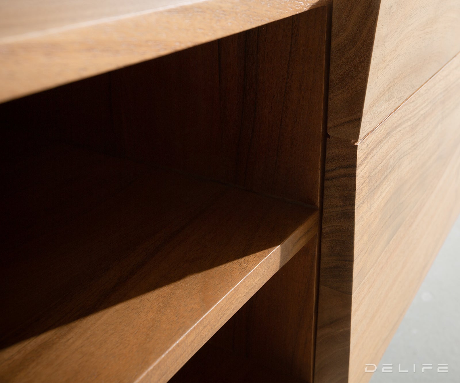 Komoda Kayu 200x35cm, Materijal: Bagrem