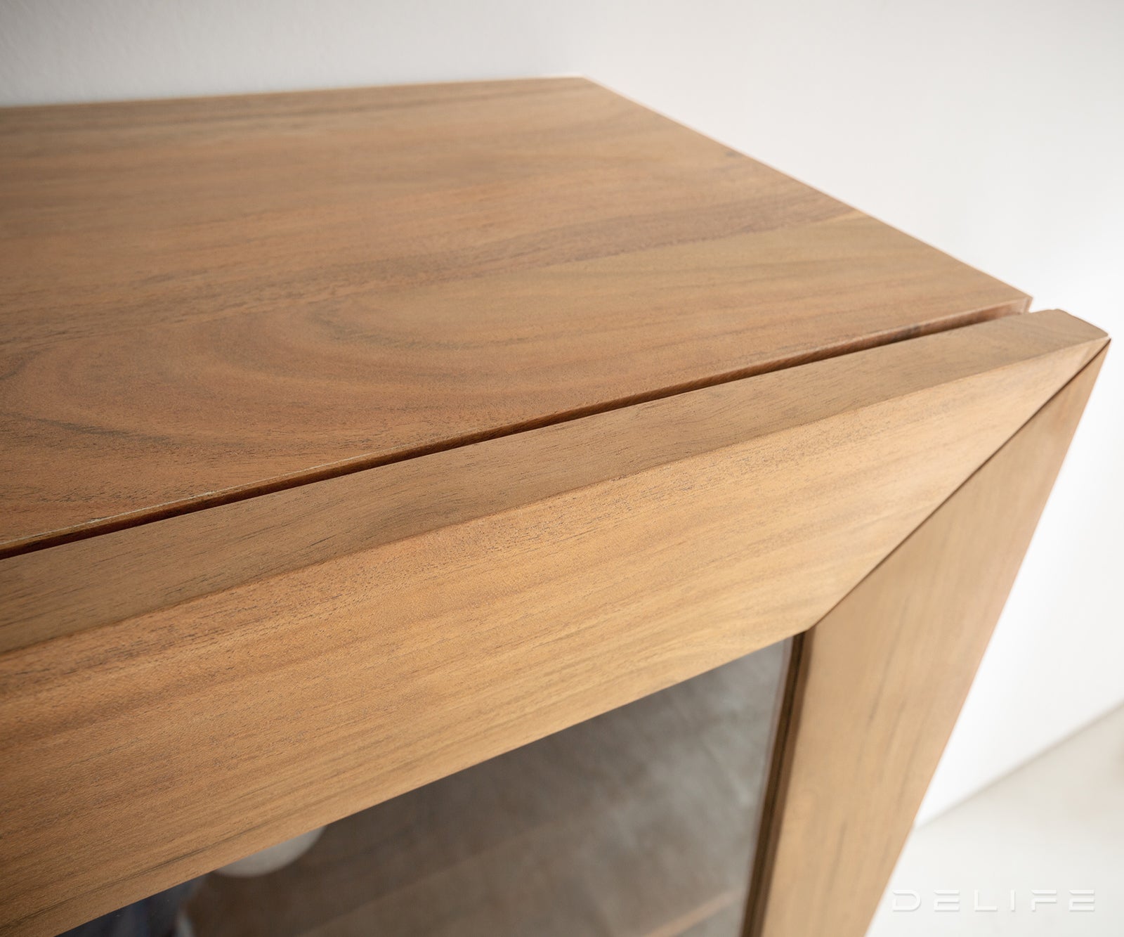 Visoka komoda Kayu, Materijal: bagrem