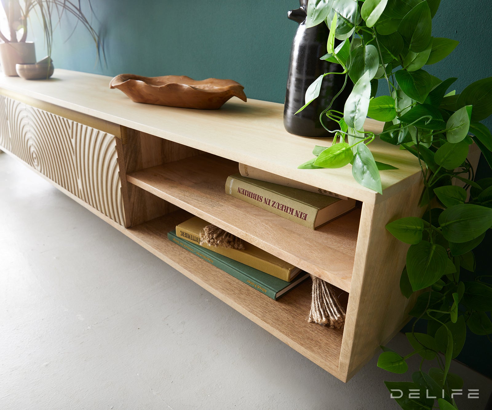 Komoda Budaya, Materijal: Mango