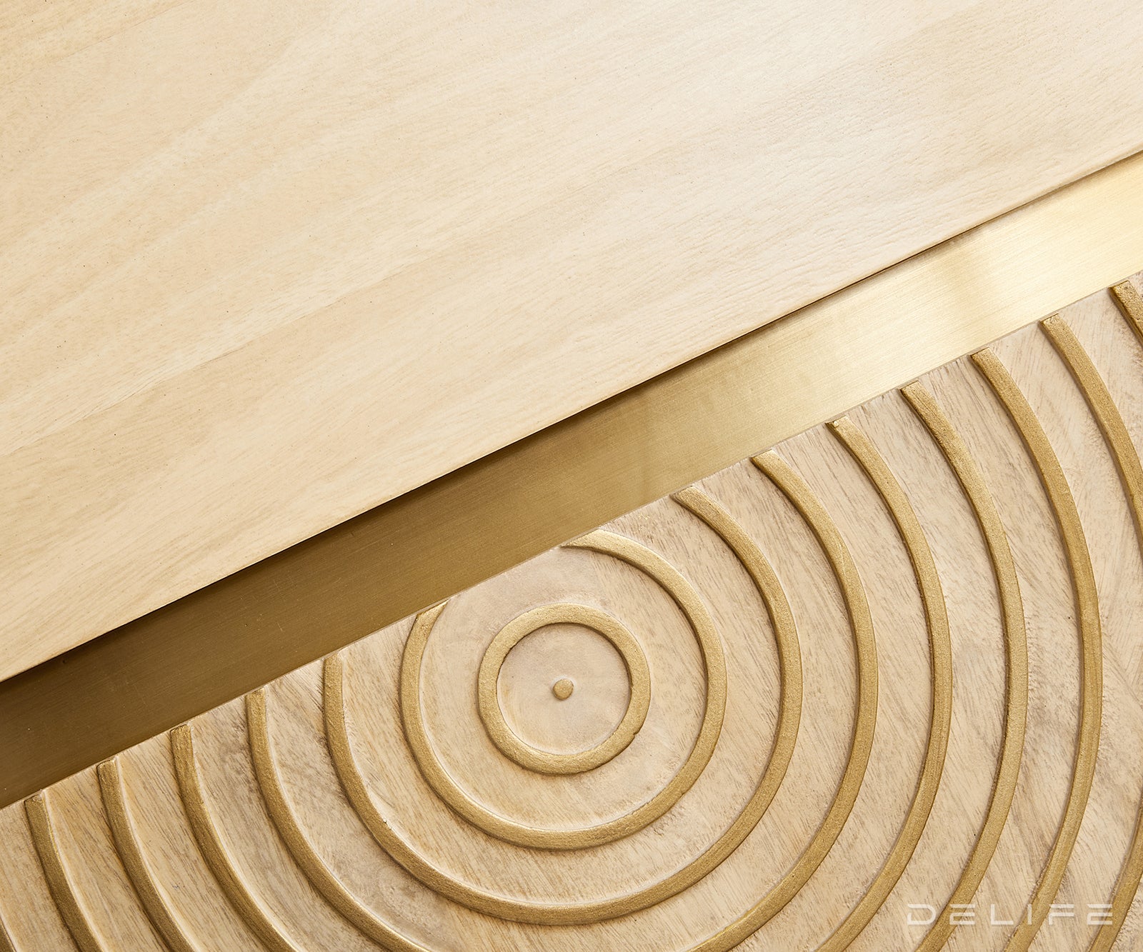 Komoda Budaya, Materijal: Mango