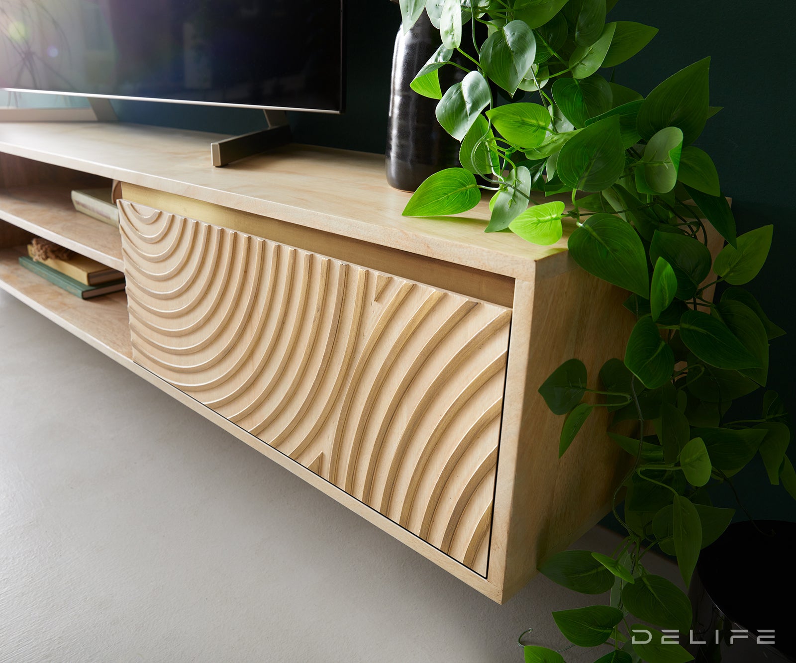 Komoda Budaya, Materijal: Mango