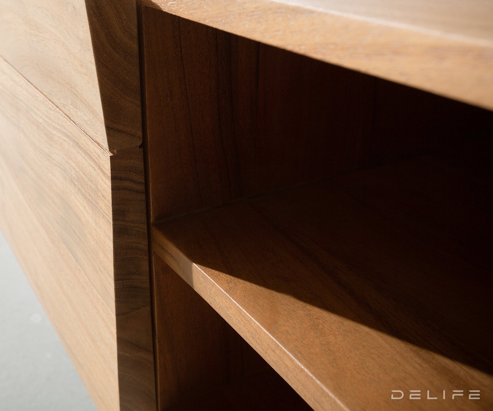 Komoda Kayu 200x35cm, Materijal: Bagrem