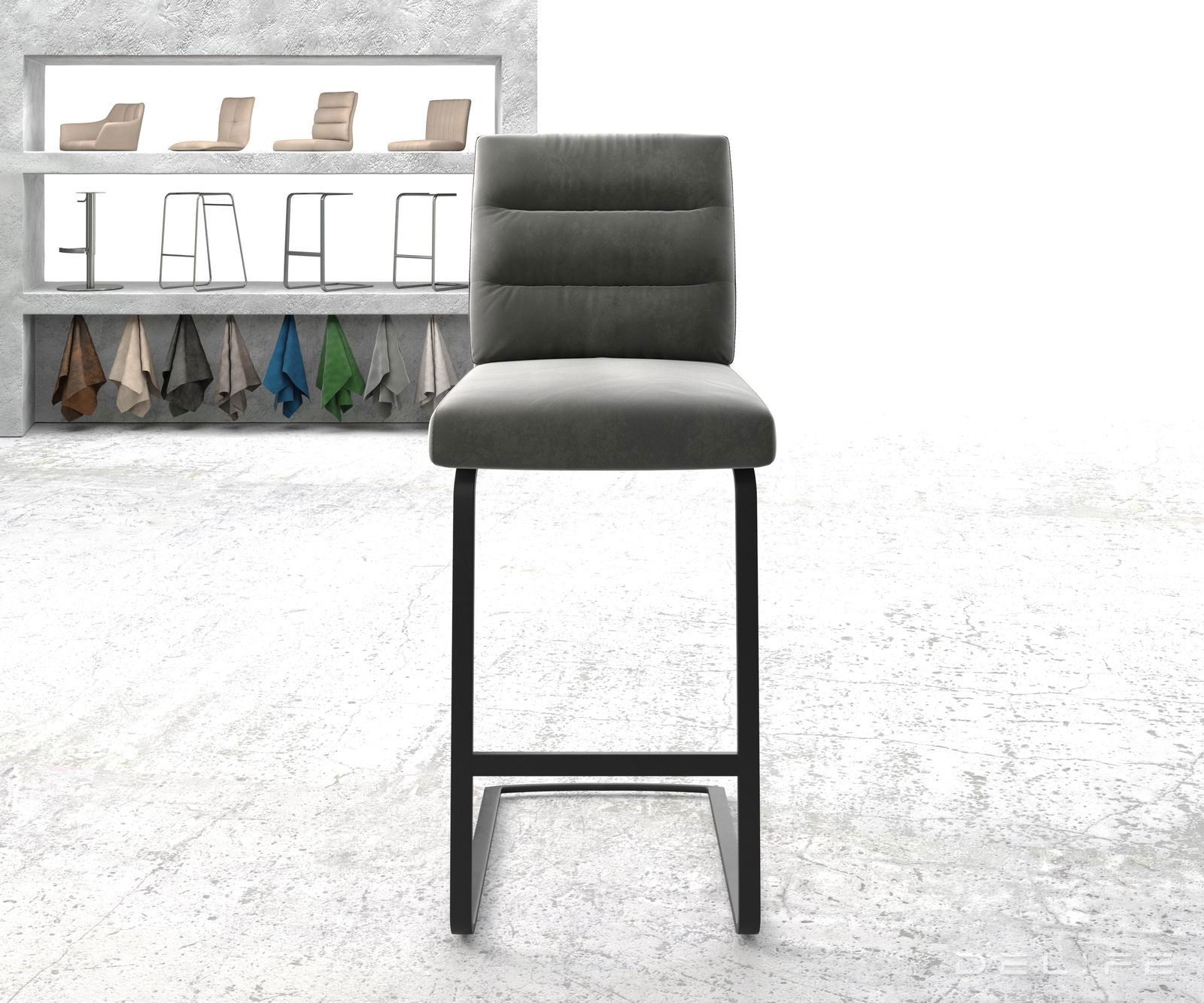 Barska stolica Pela, Materijal: Baršun