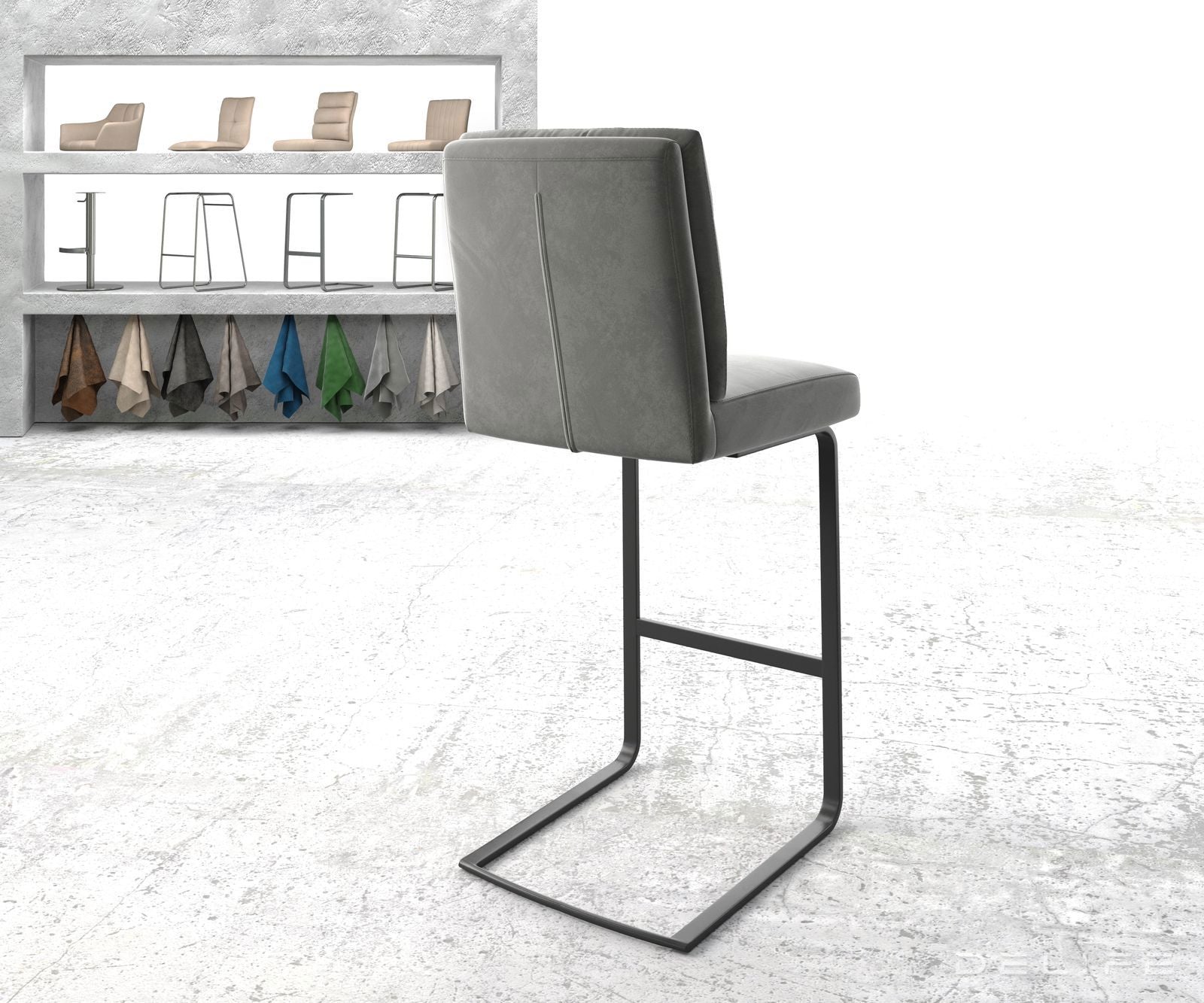 Barska stolica Pela, Materijal: Baršun