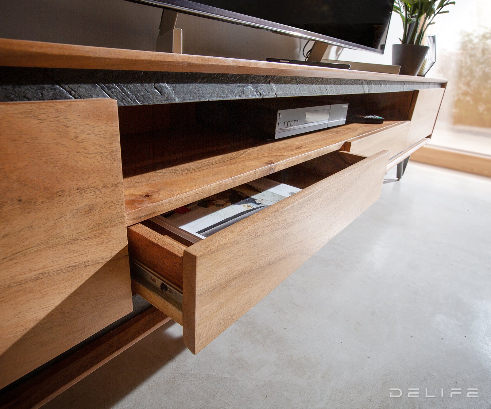 Komoda Stonegrace 240cm, Materijal: Bagrem