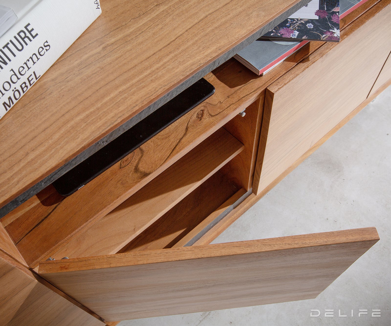 Komoda Stonegrace, Materijal: Bagrem