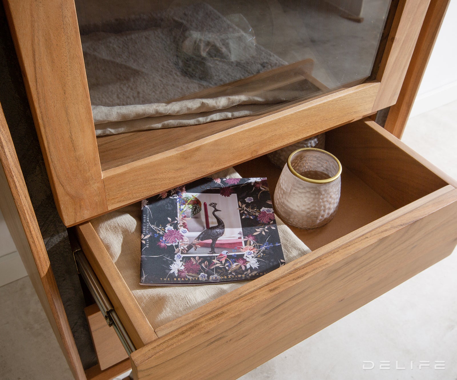 Visoka komoda Stonegrace, Materijal: Bagrem