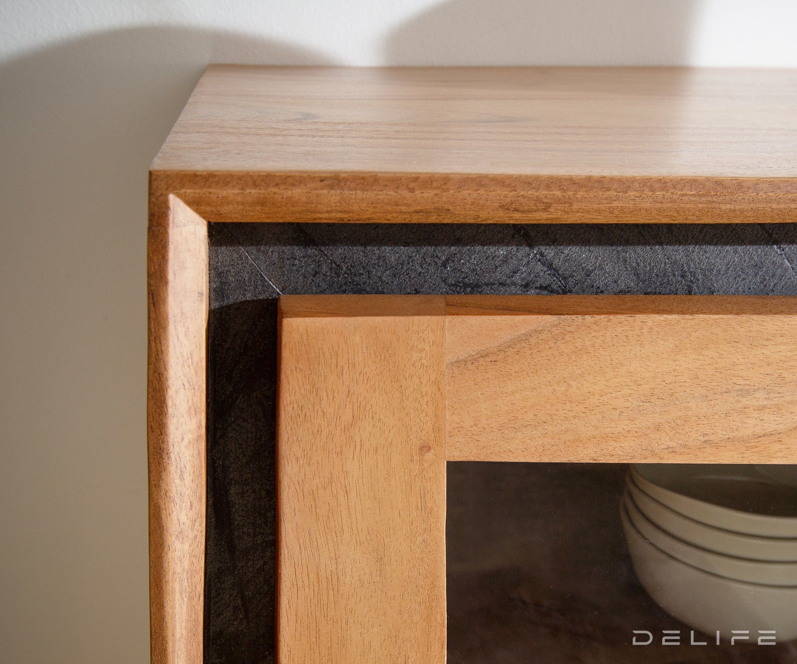 Visoka komoda Stonegrace, Materijal: Bagrem