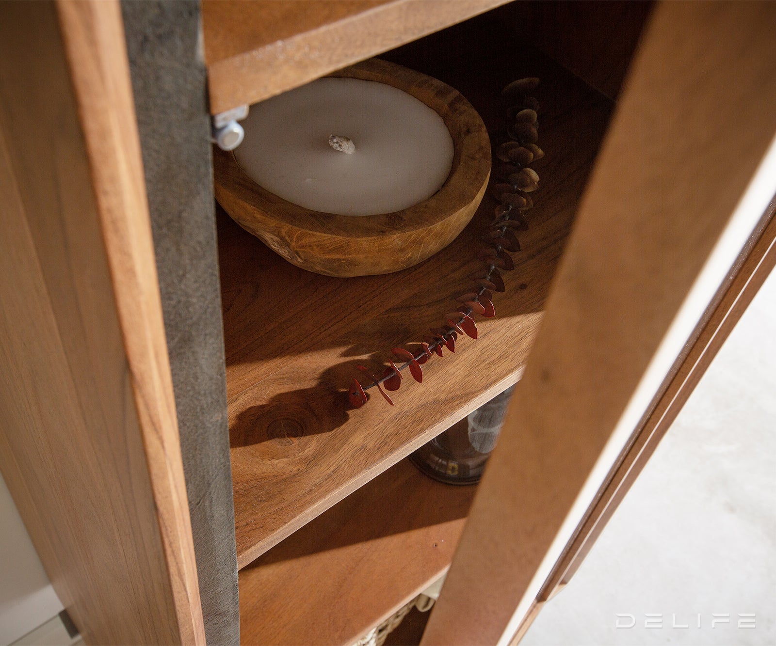 Visoka komoda Stonegrace, Materijal: Bagrem