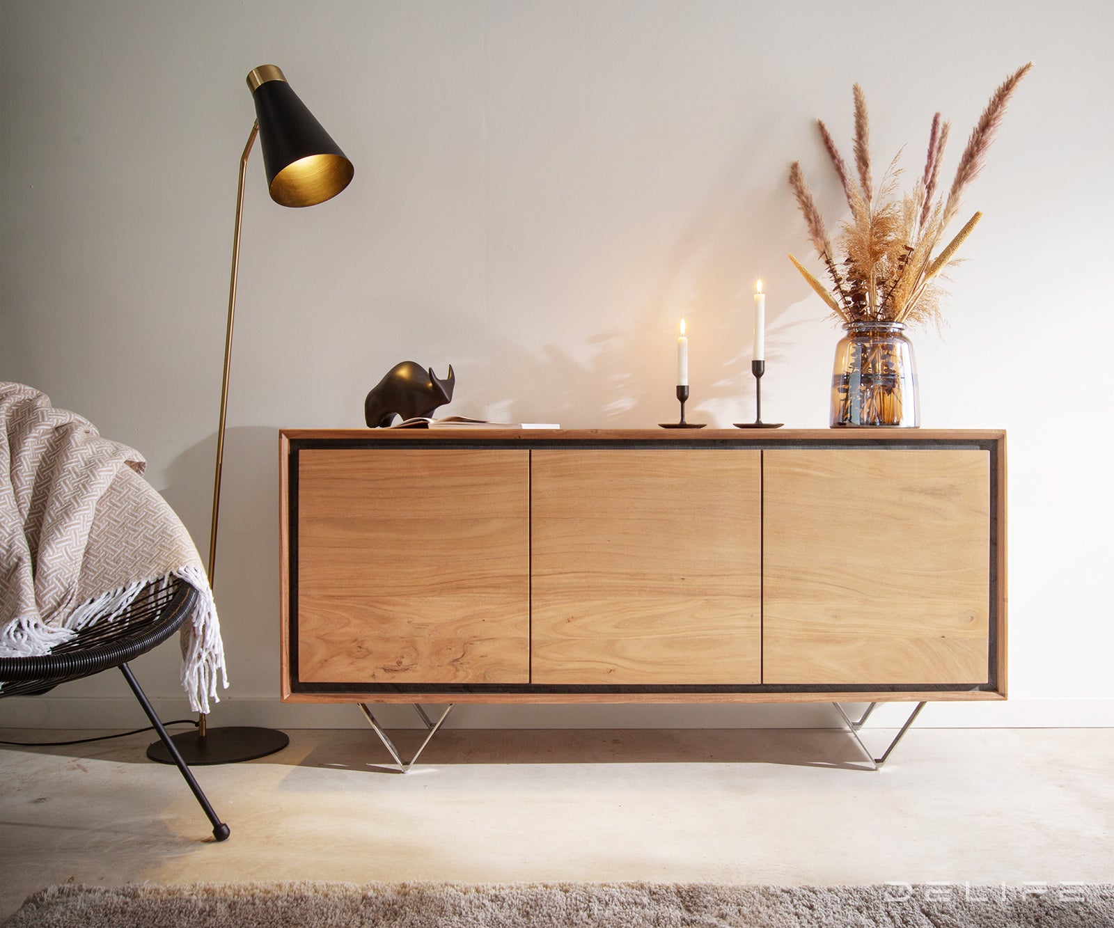 Komoda Stonegrace, Materijal: Bagrem