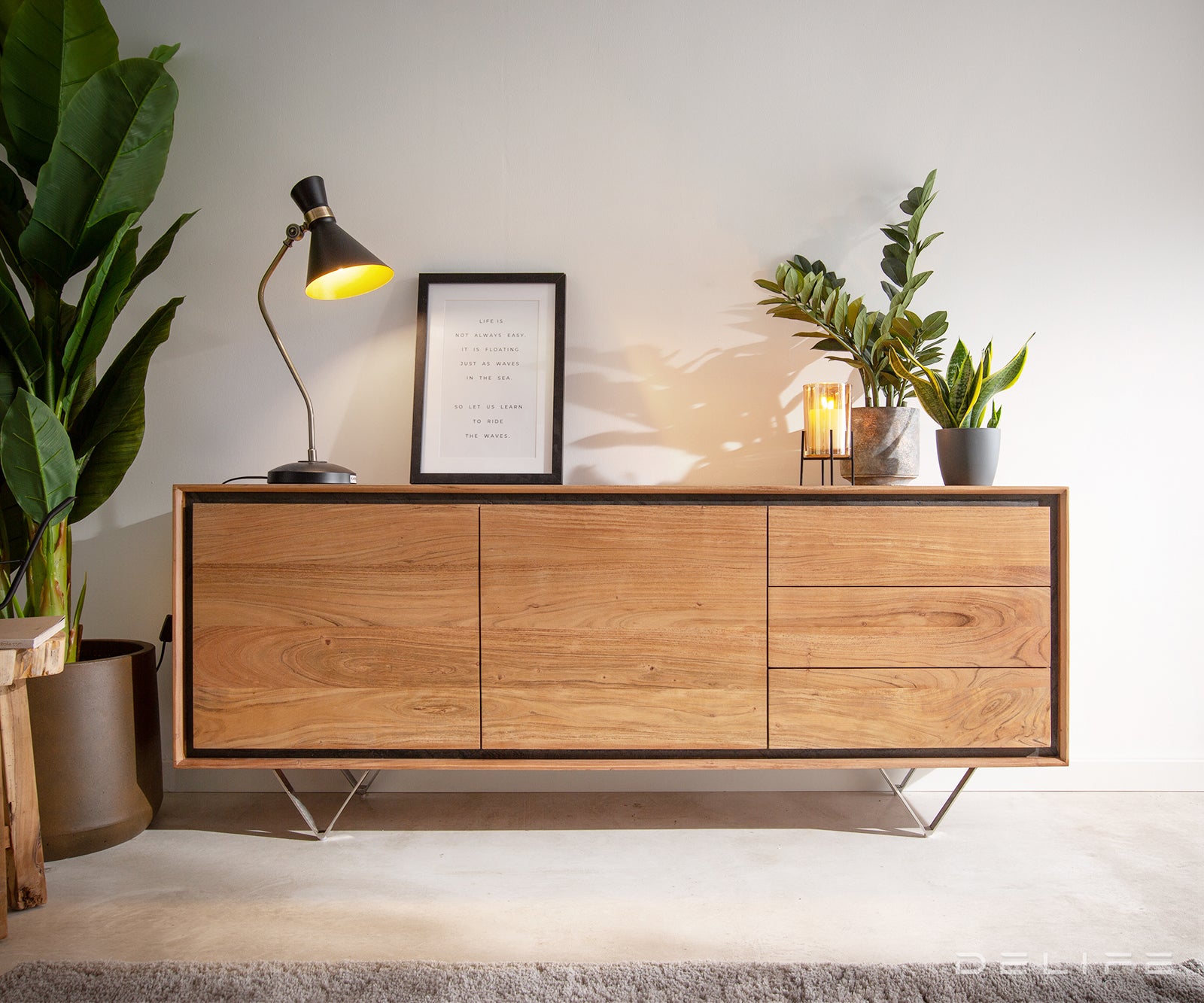 Komoda Stonegrace, Materijal: Bagrem