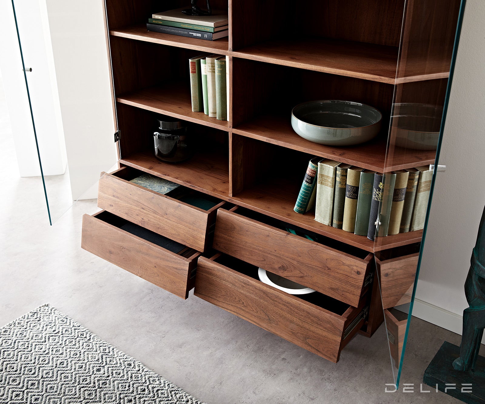 Visoka komoda Eloi, Materijal: Bagrem