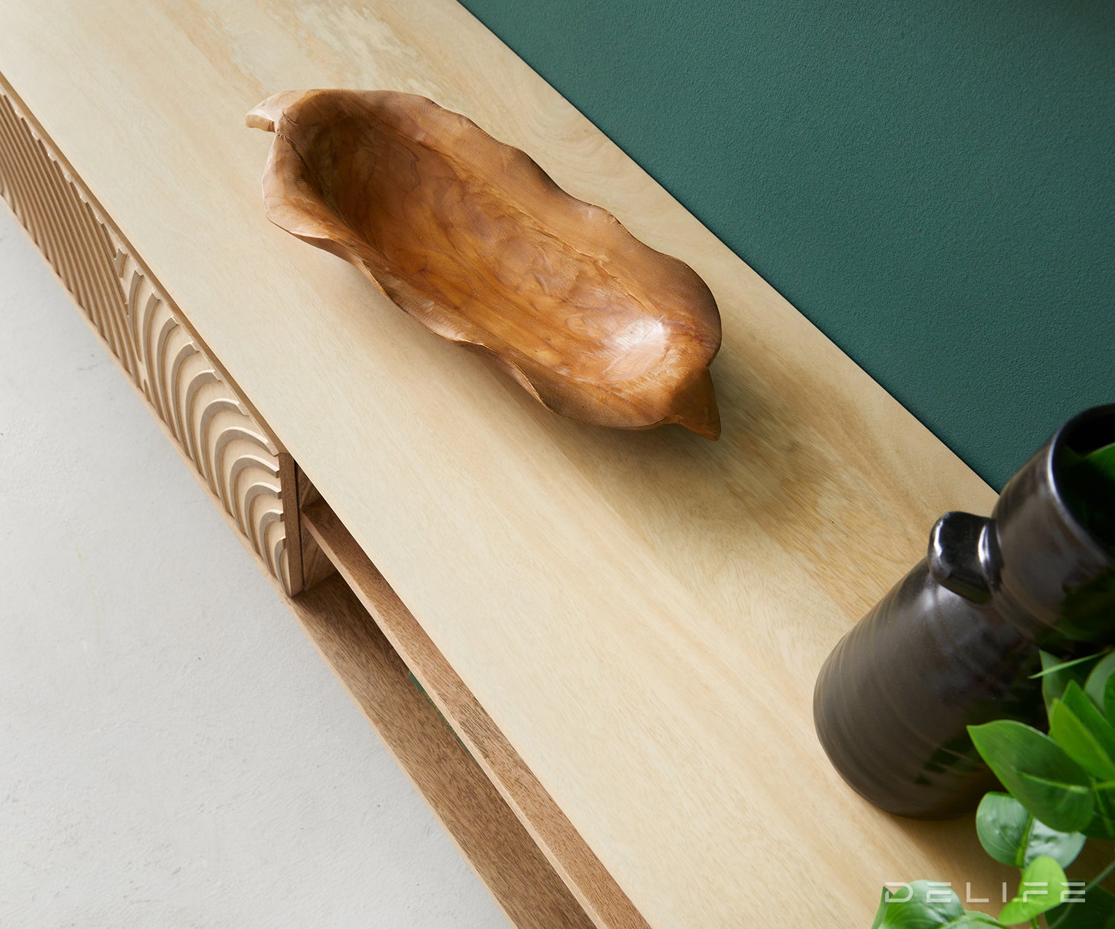 Komoda Budaya, Materijal: Mango