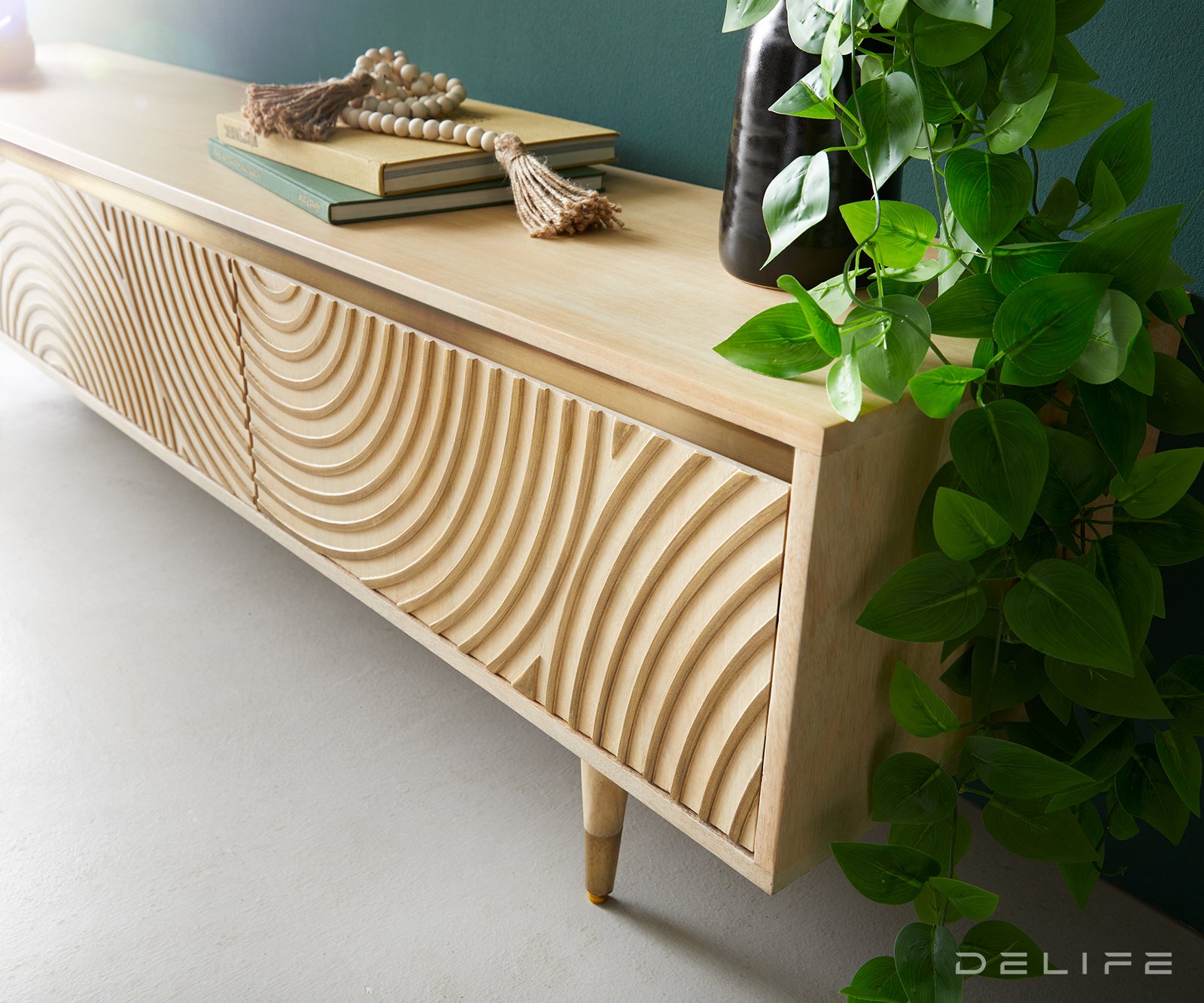 Komoda Budaya, Materijal: Mango