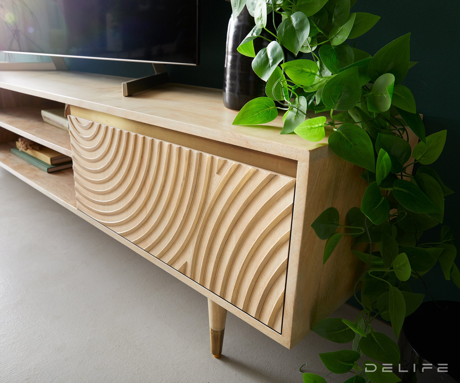 Komoda Budaya, Materijal: Mango