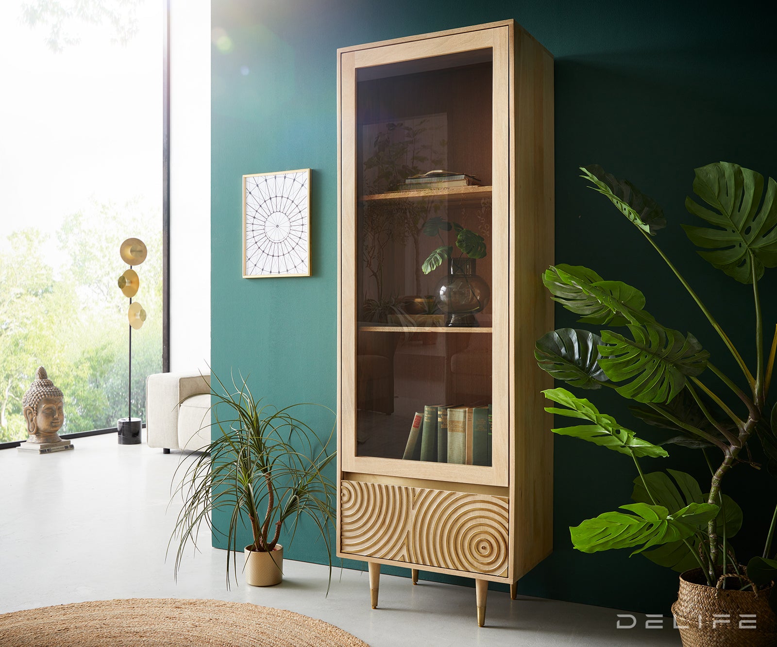 Vitrina Budaya, Materijal: Mango