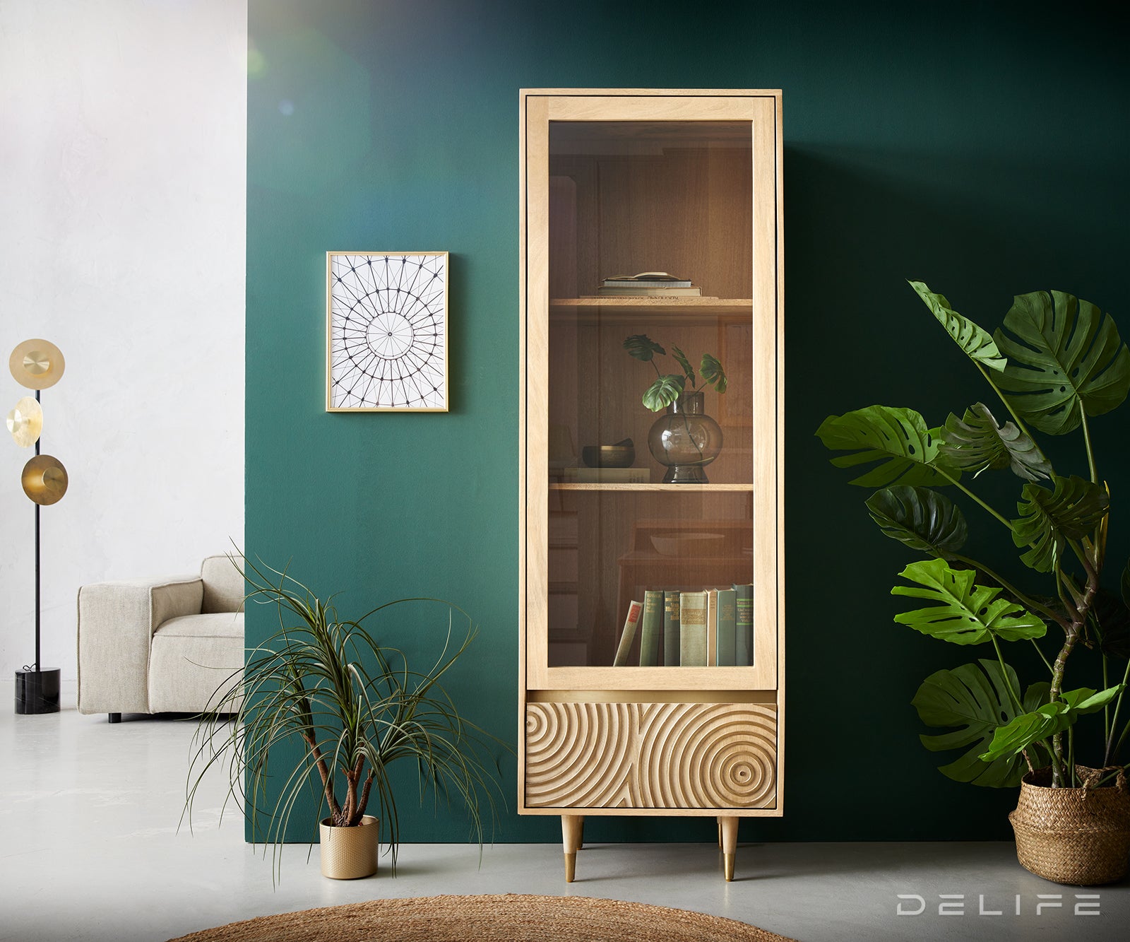 Vitrina Budaya, Materijal: Mango