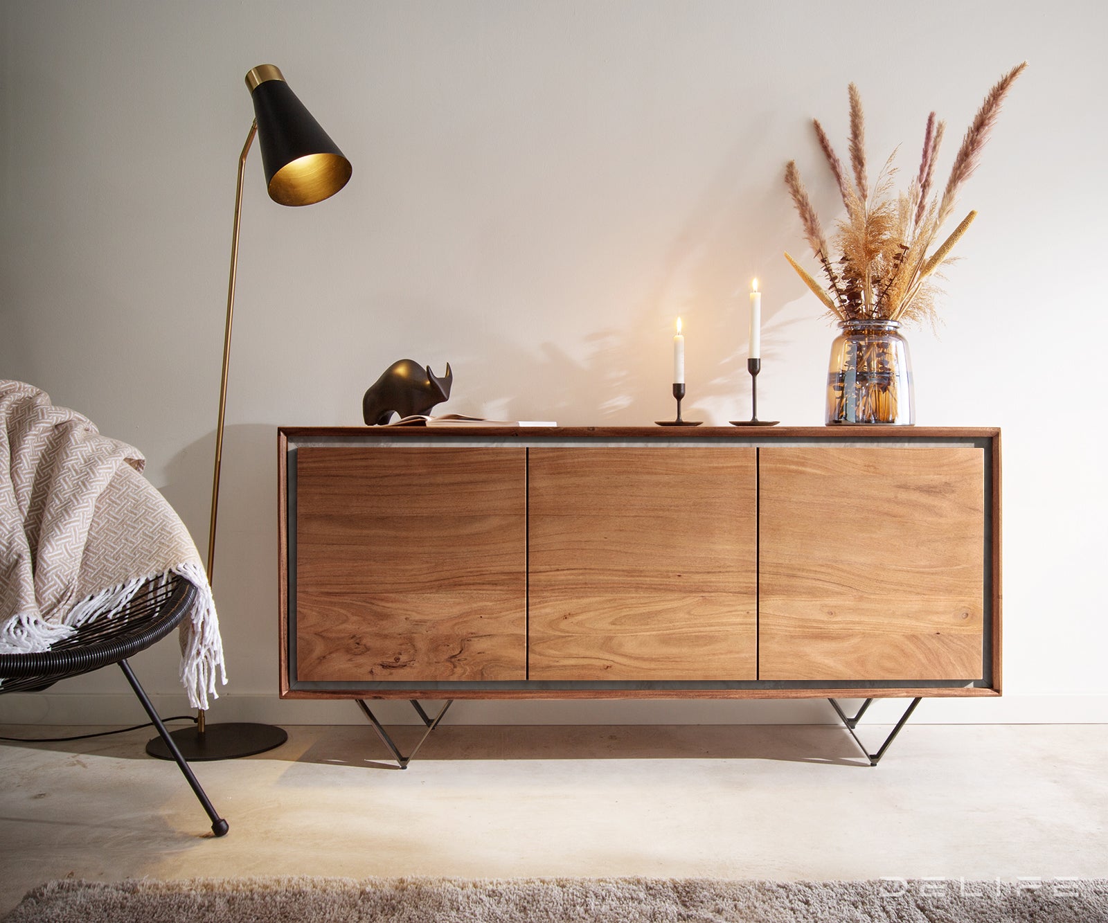 Komoda Stonegrace, Materijal: Bagrem