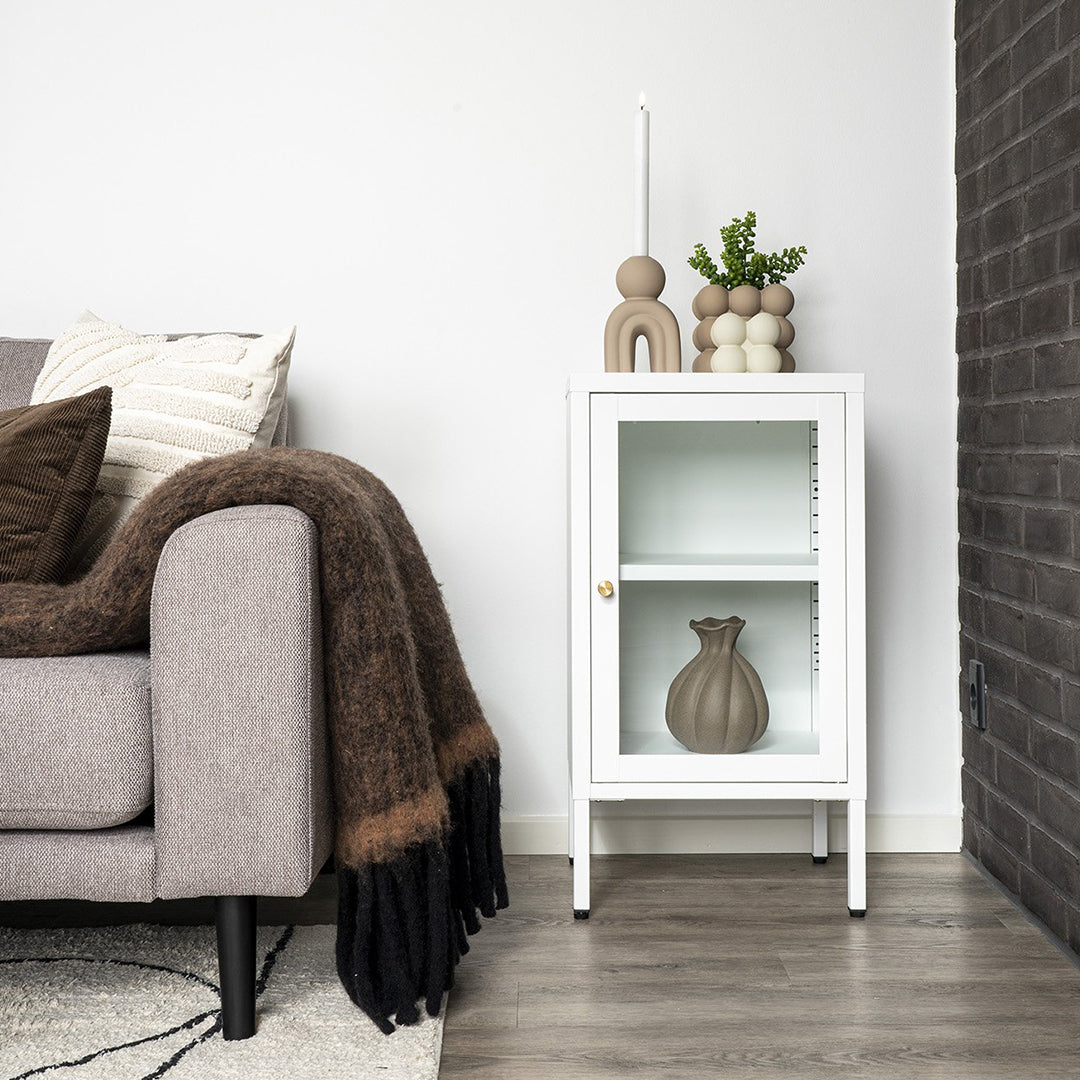 Ormarić Dalby, Materijal: Čelik