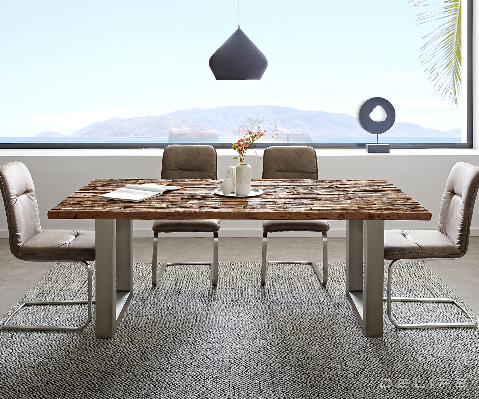 Blagovaonski stol Reclaimed, Materijal: Reciklirano drvo