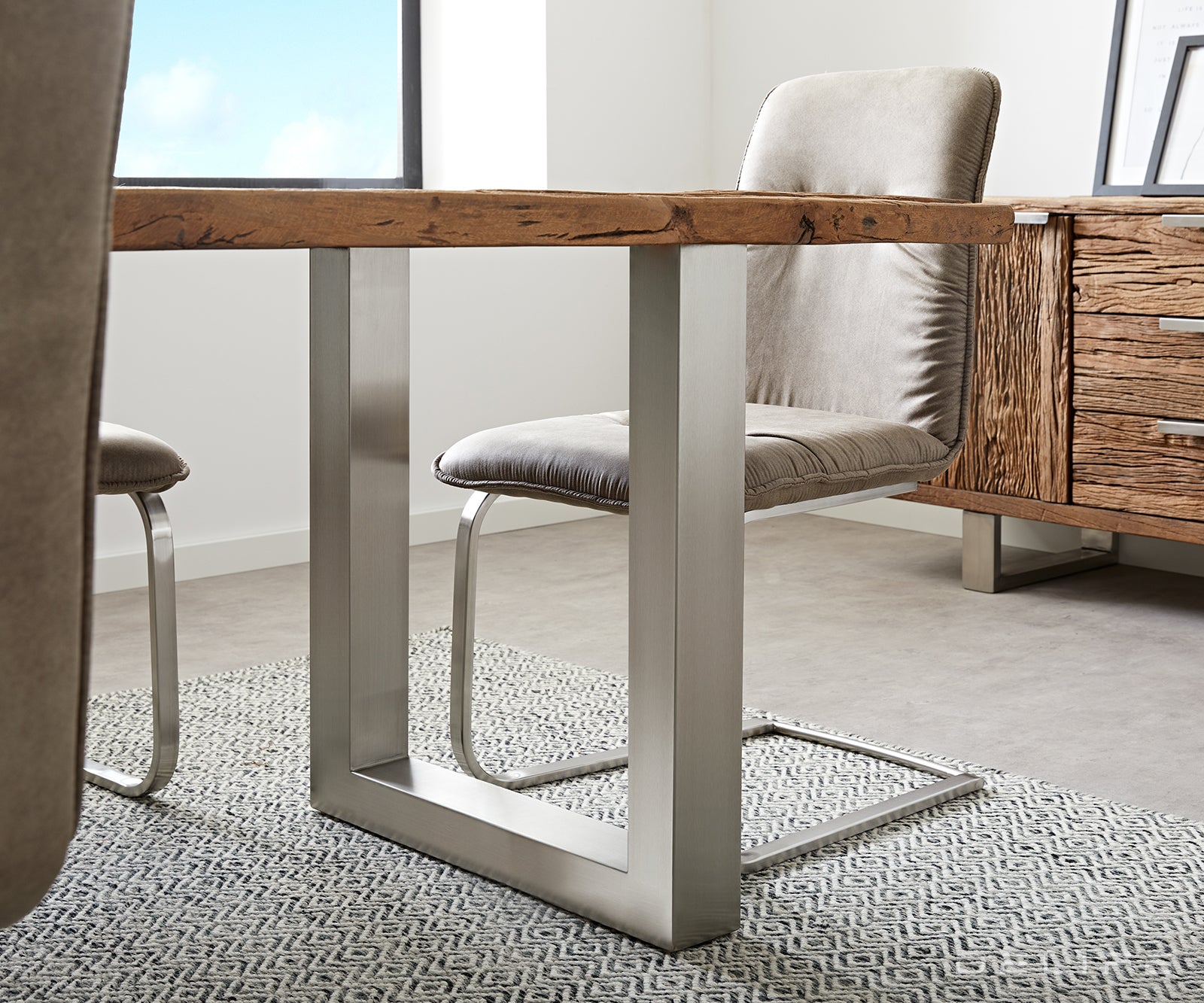 Blagovaonski stol Reclaimed, Materijal: Reciklirano drvo