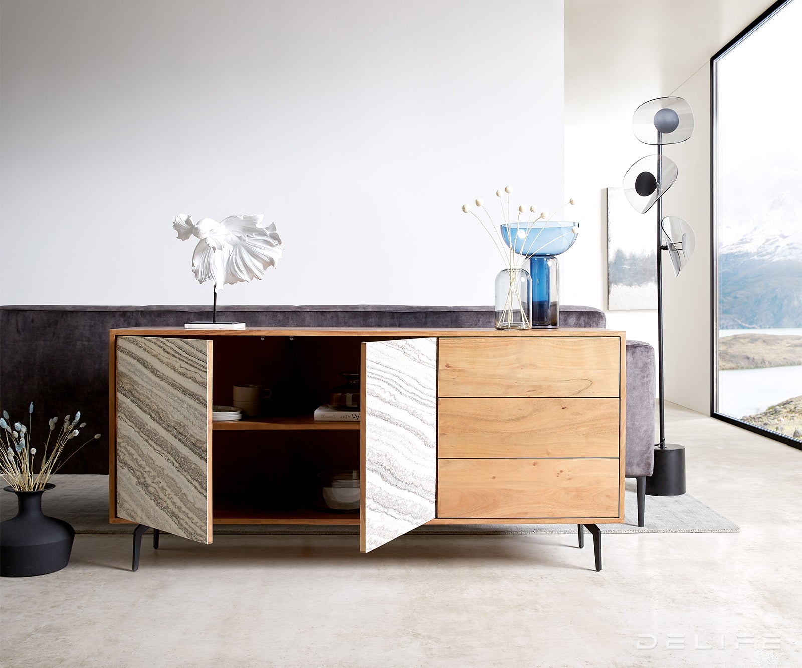 Komoda Kleo, Materijal: Bagrem