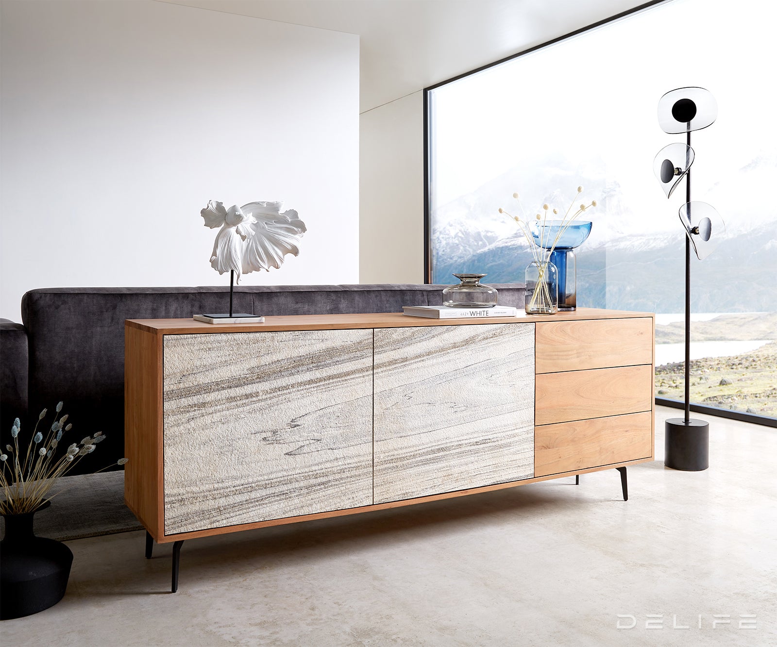 Komoda Kleo, Materijal: Bagrem