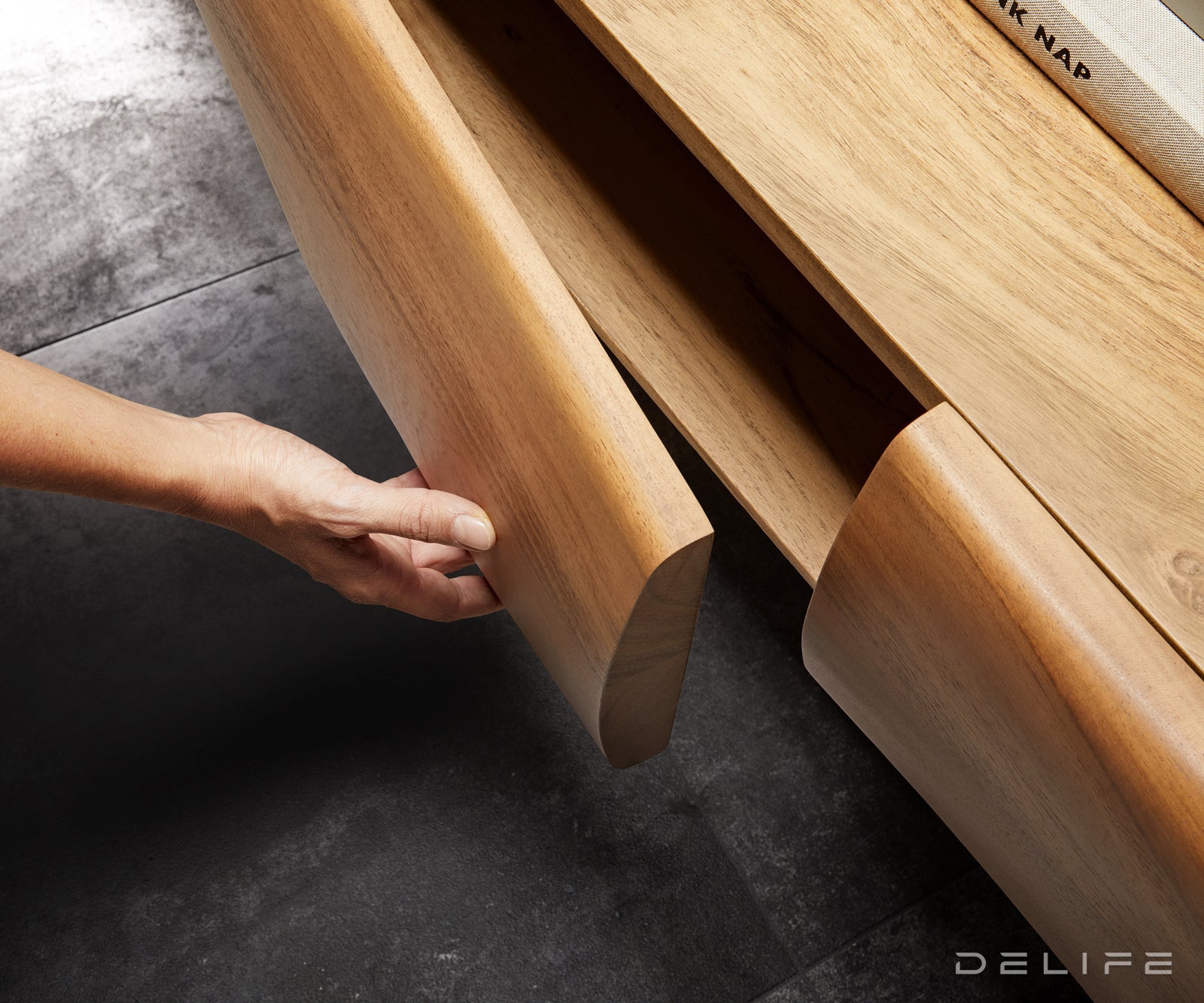 Komoda New Live Edge, Materijal: Bagrem