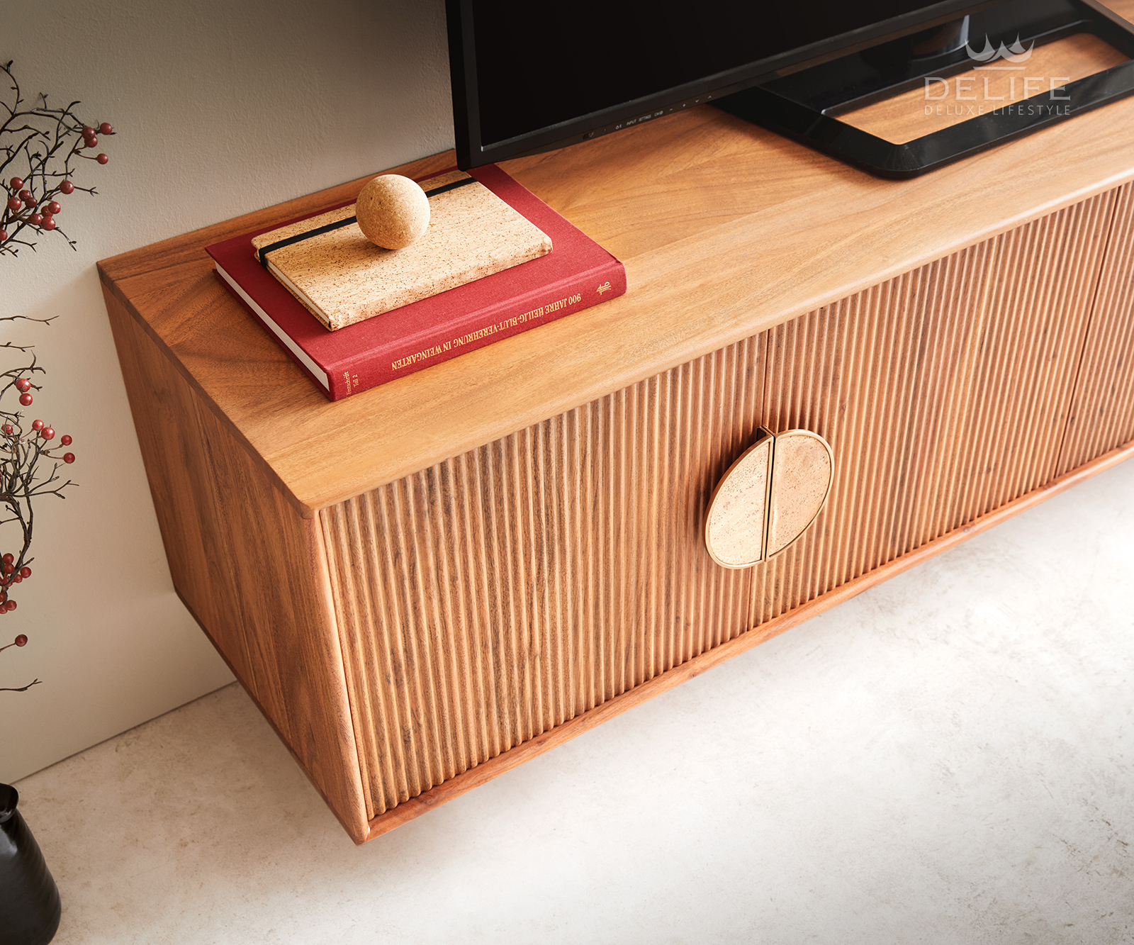 Komoda Surimu, Materijal: Bagrem