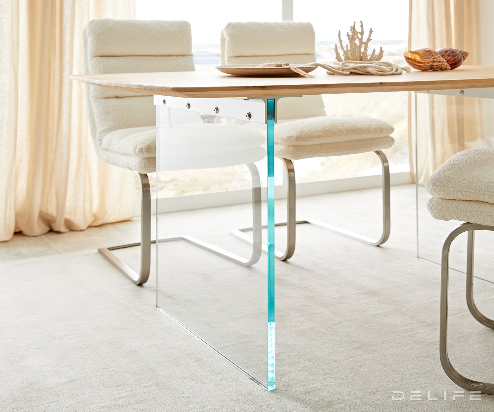 Blagovaonski stol Edge Bott, Materijal: Hrast