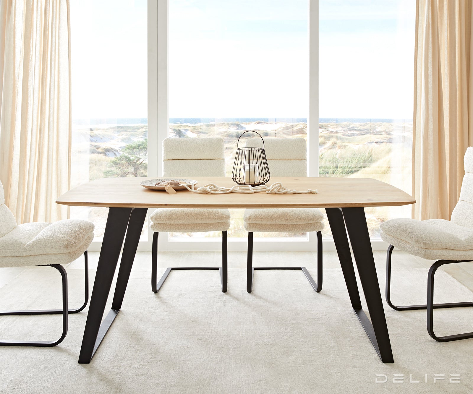 Blagovaonski stol Edge Bott, Materijal: Hrast