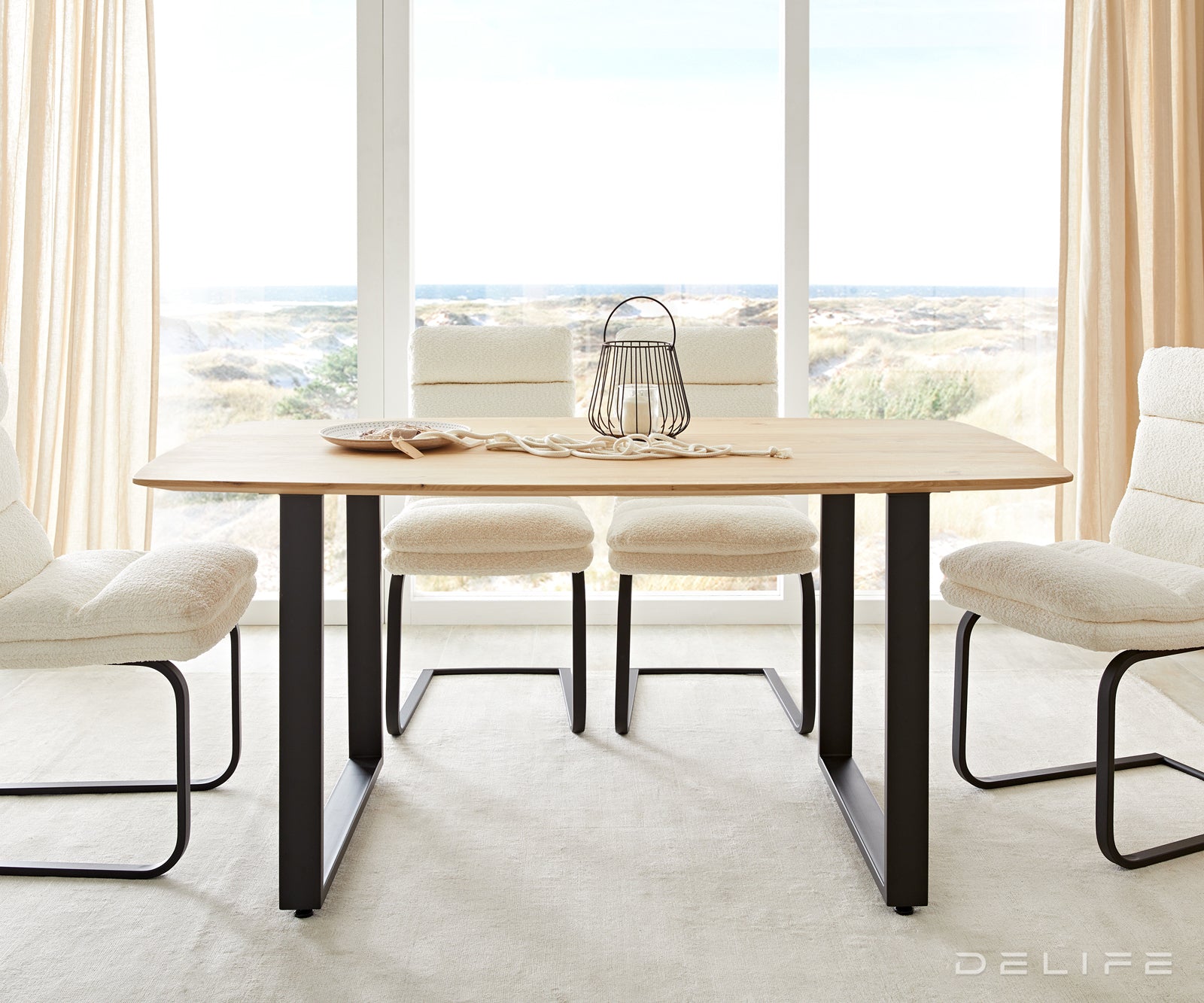 Blagovaonski stol Edge Bott, Materijal: Hrast