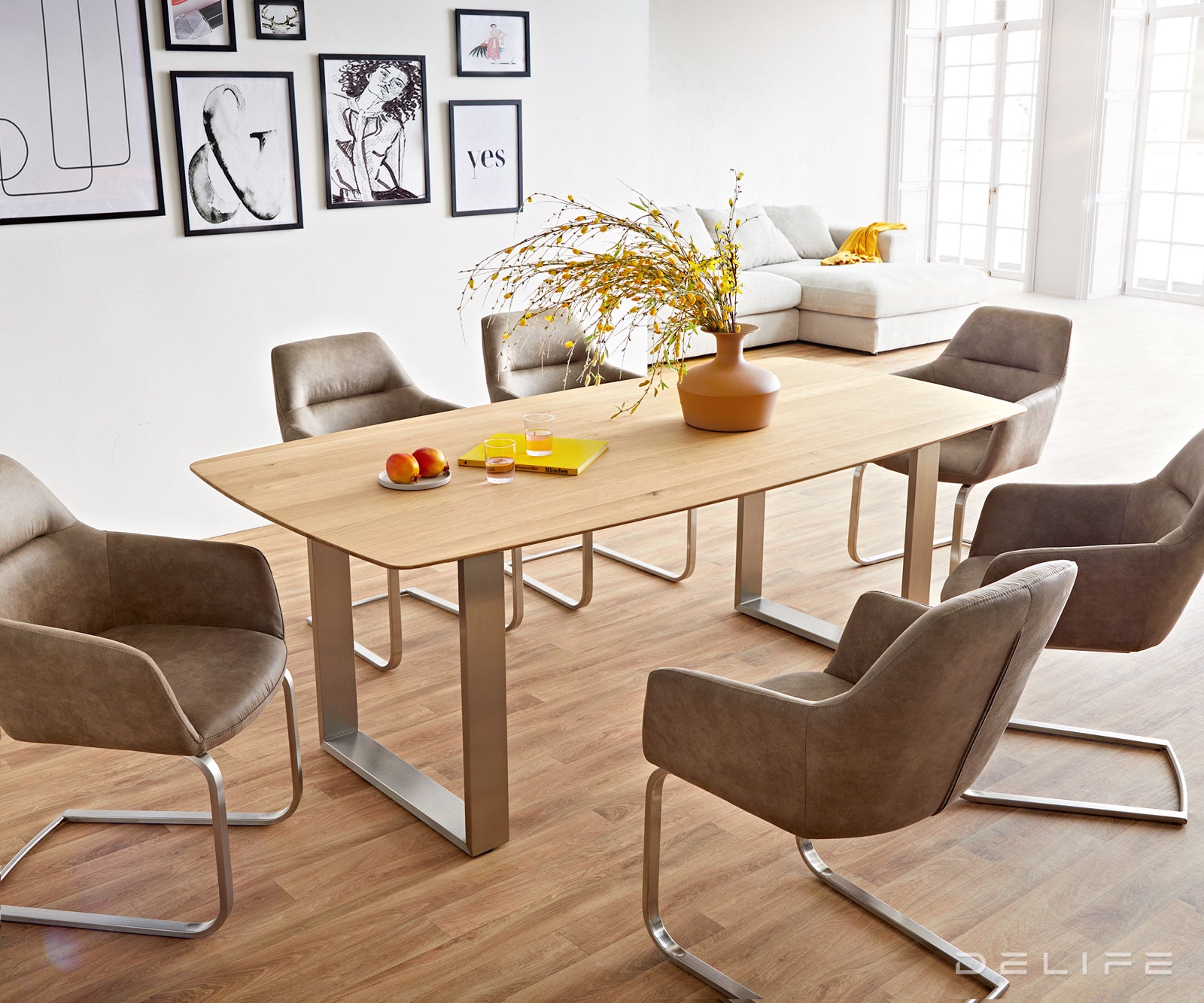 Blagovaonski stol Edge Bott, Materijal: Hrast