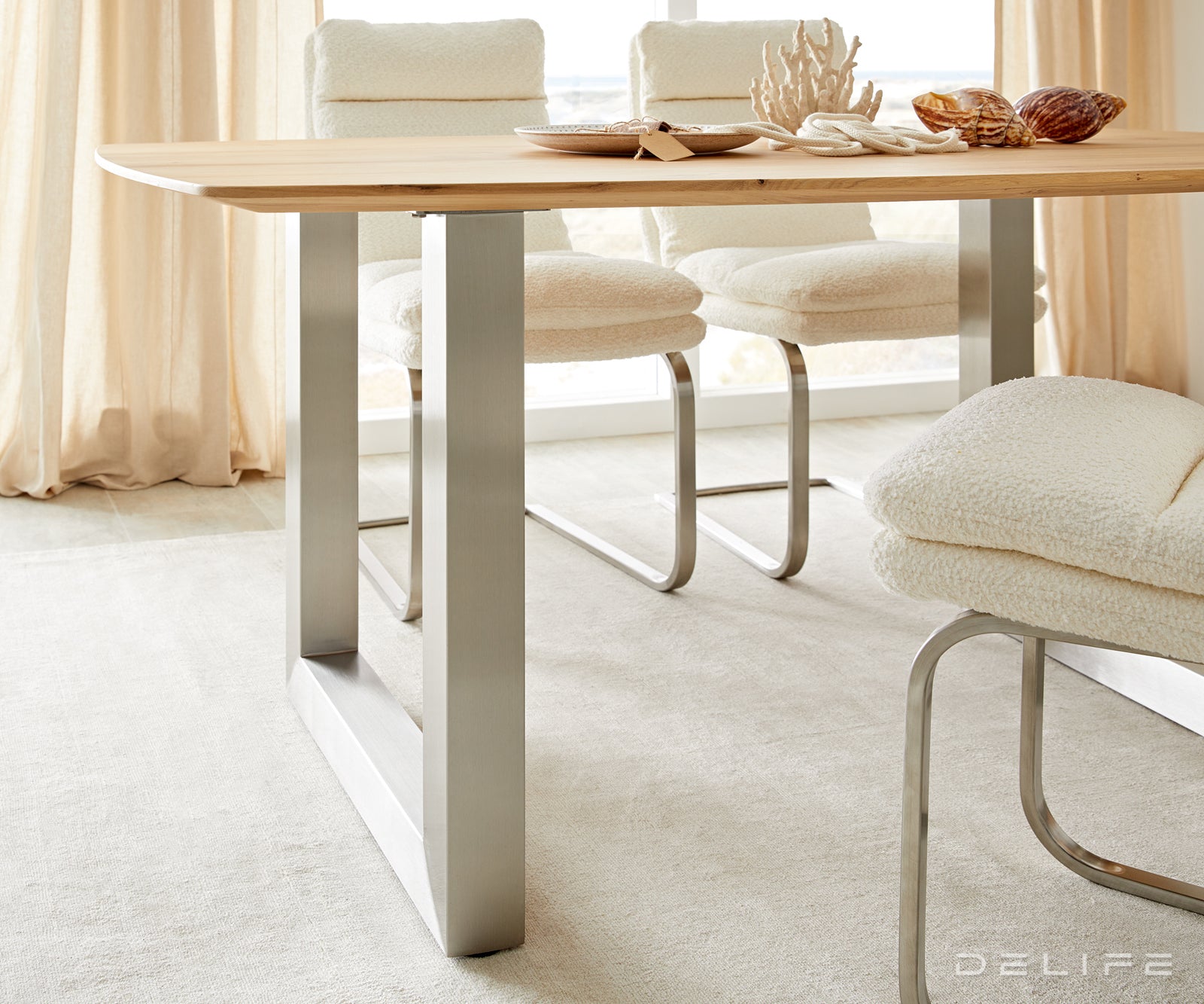 Blagovaonski stol Edge Bott, Materijal: Hrast