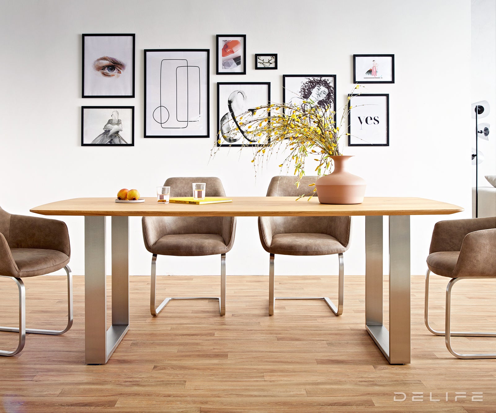 Blagovaonski stol Edge Bott, Materijal: Hrast